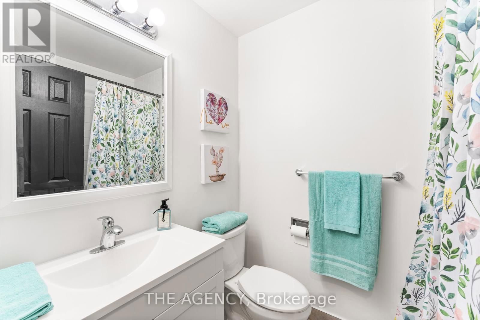 35 - 35 MCMULLEN CRESCENT Image 20