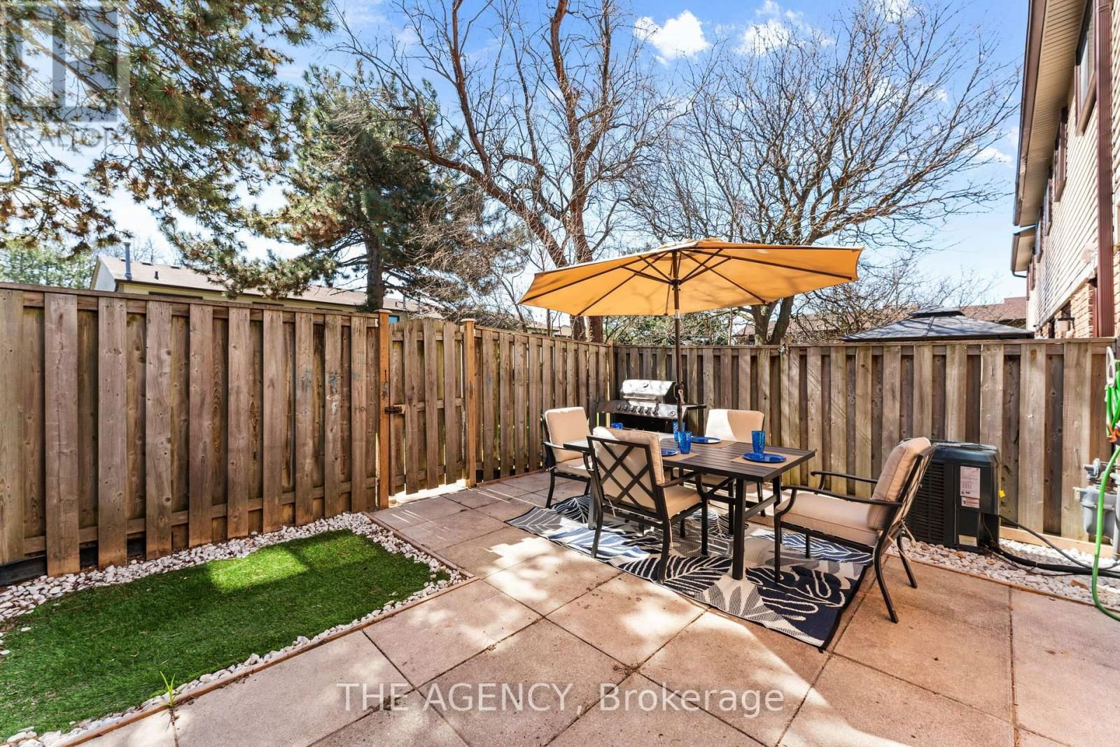 35 - 35 MCMULLEN CRESCENT Image 25