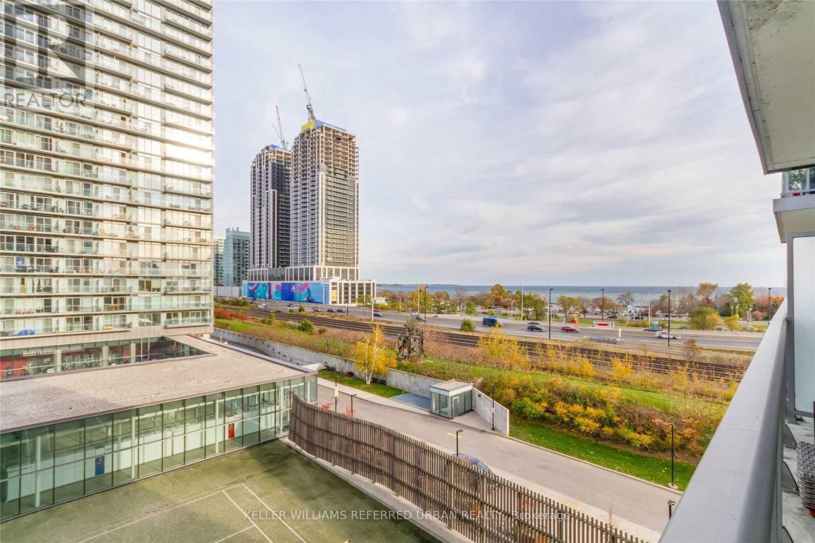 501 - 105 THE QUEENSWAY Image 18