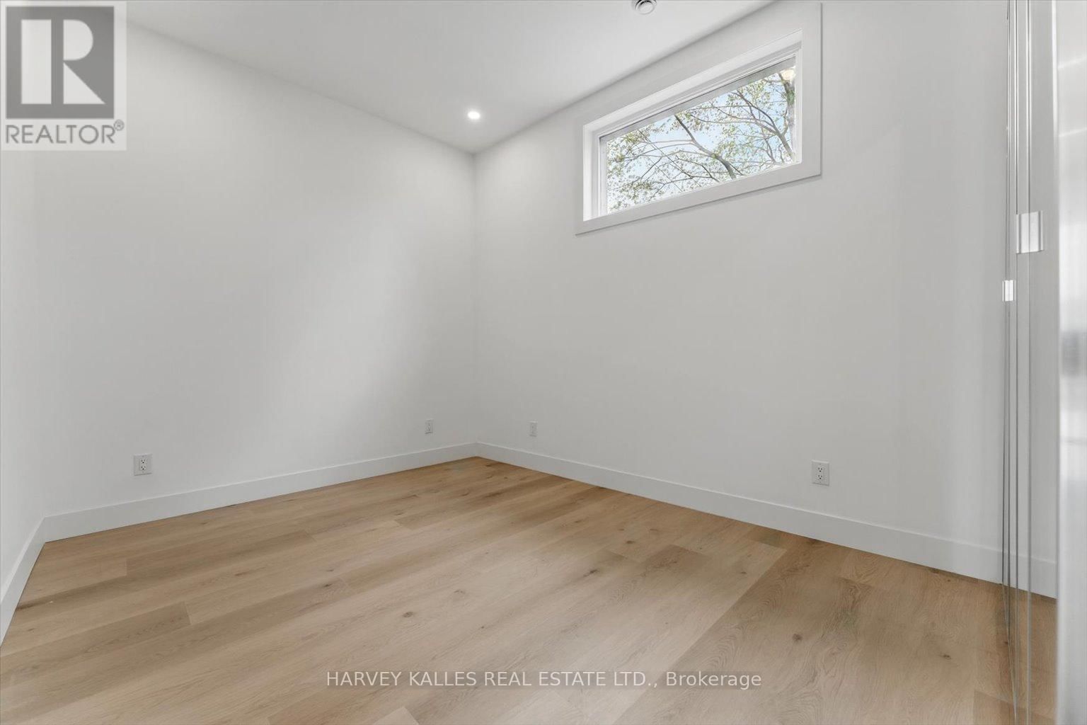 1064 DUFFERIN STREET Image 10