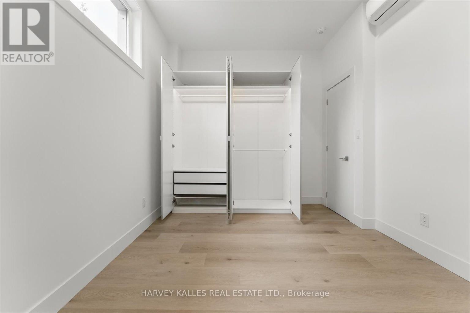 1064 DUFFERIN STREET Image 12