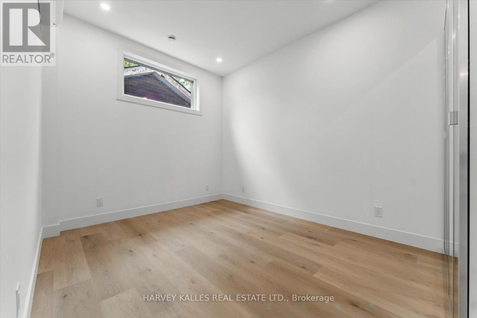 1064 DUFFERIN STREET Image 14