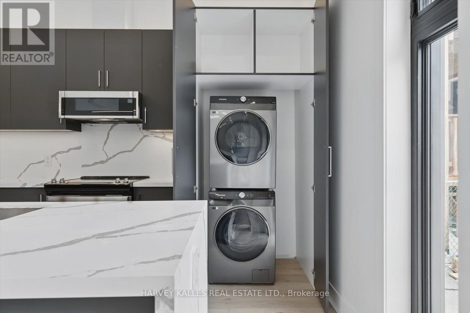 1064 DUFFERIN STREET Image 15
