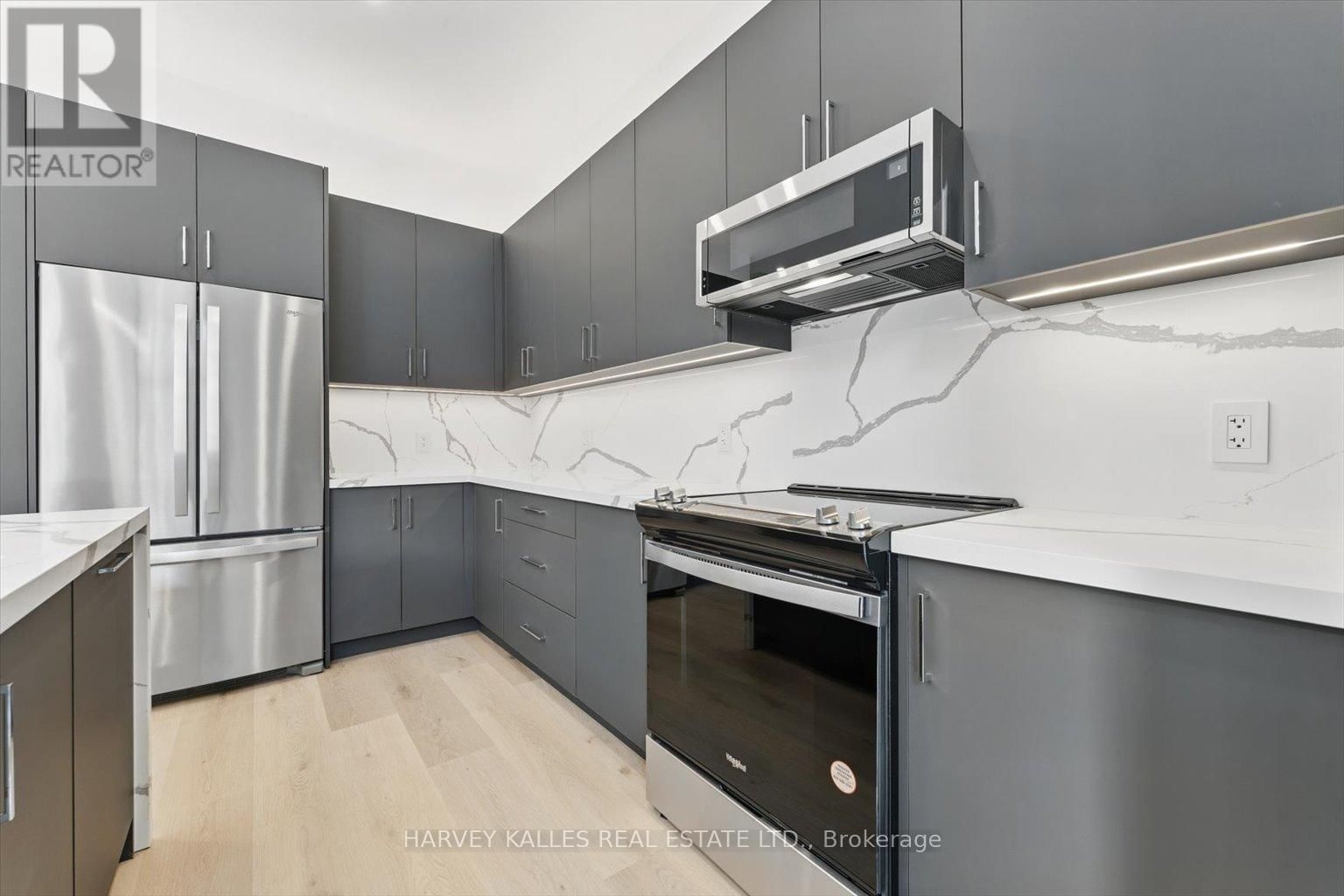 1064 DUFFERIN STREET Image 9