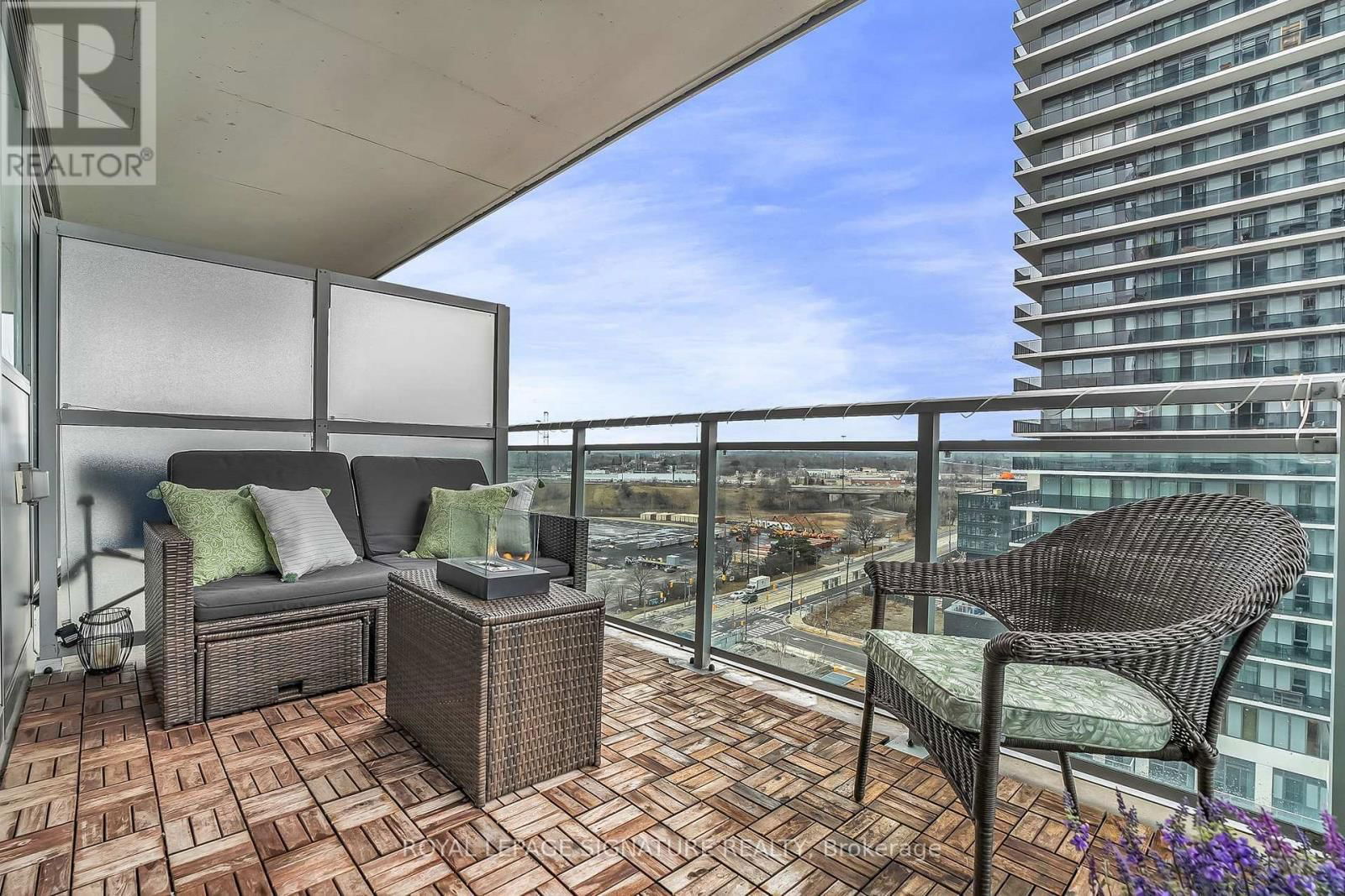 1105 - 33 SHORE BREEZE DRIVE Image 16