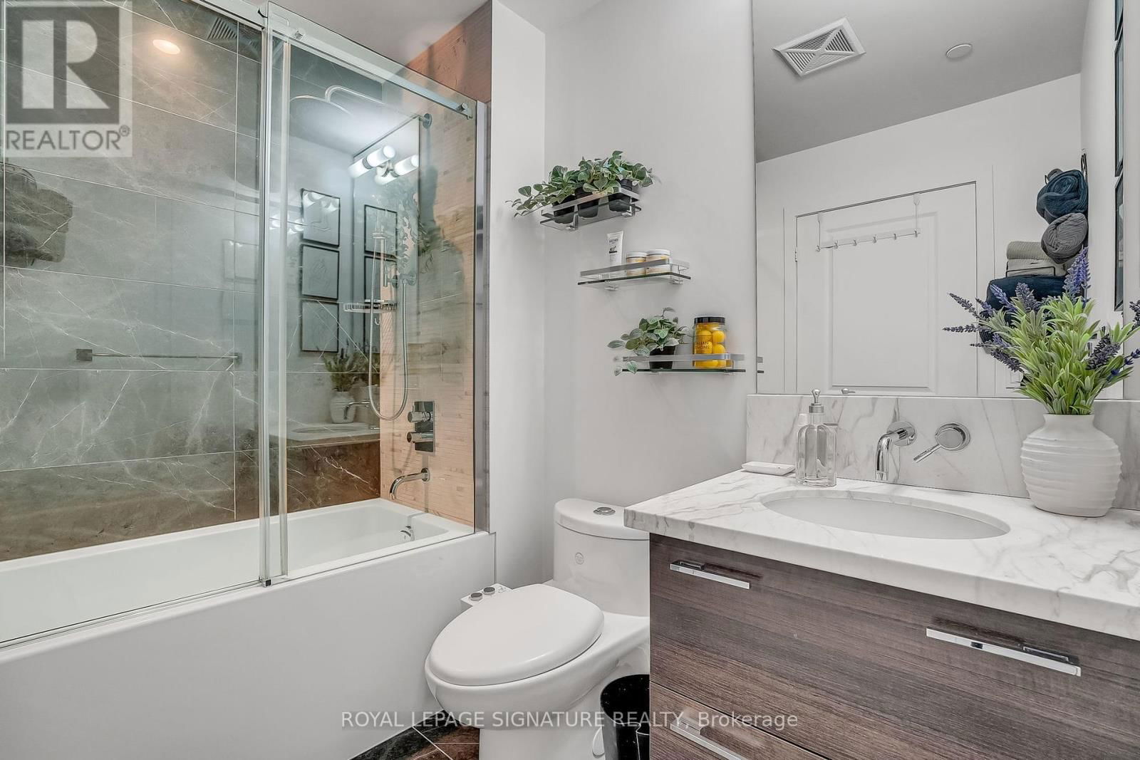 1105 - 33 SHORE BREEZE DRIVE Image 18