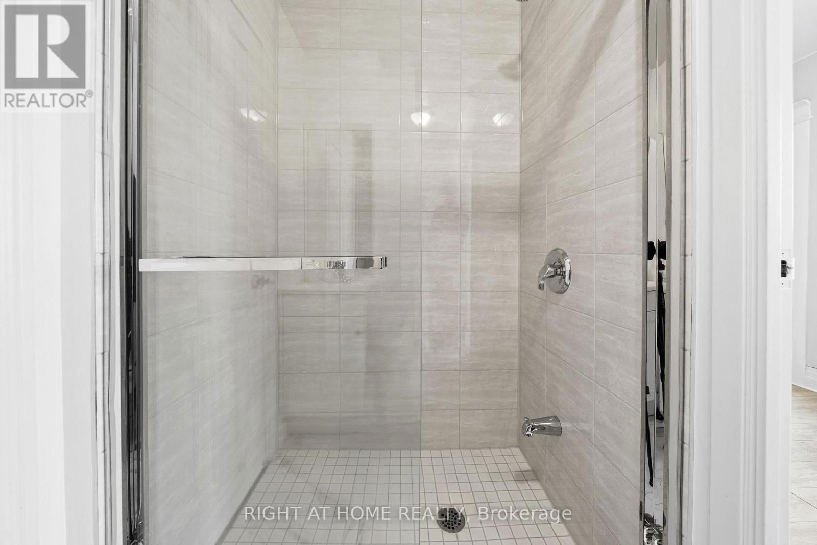 134 MILLICENT STREET Image 23