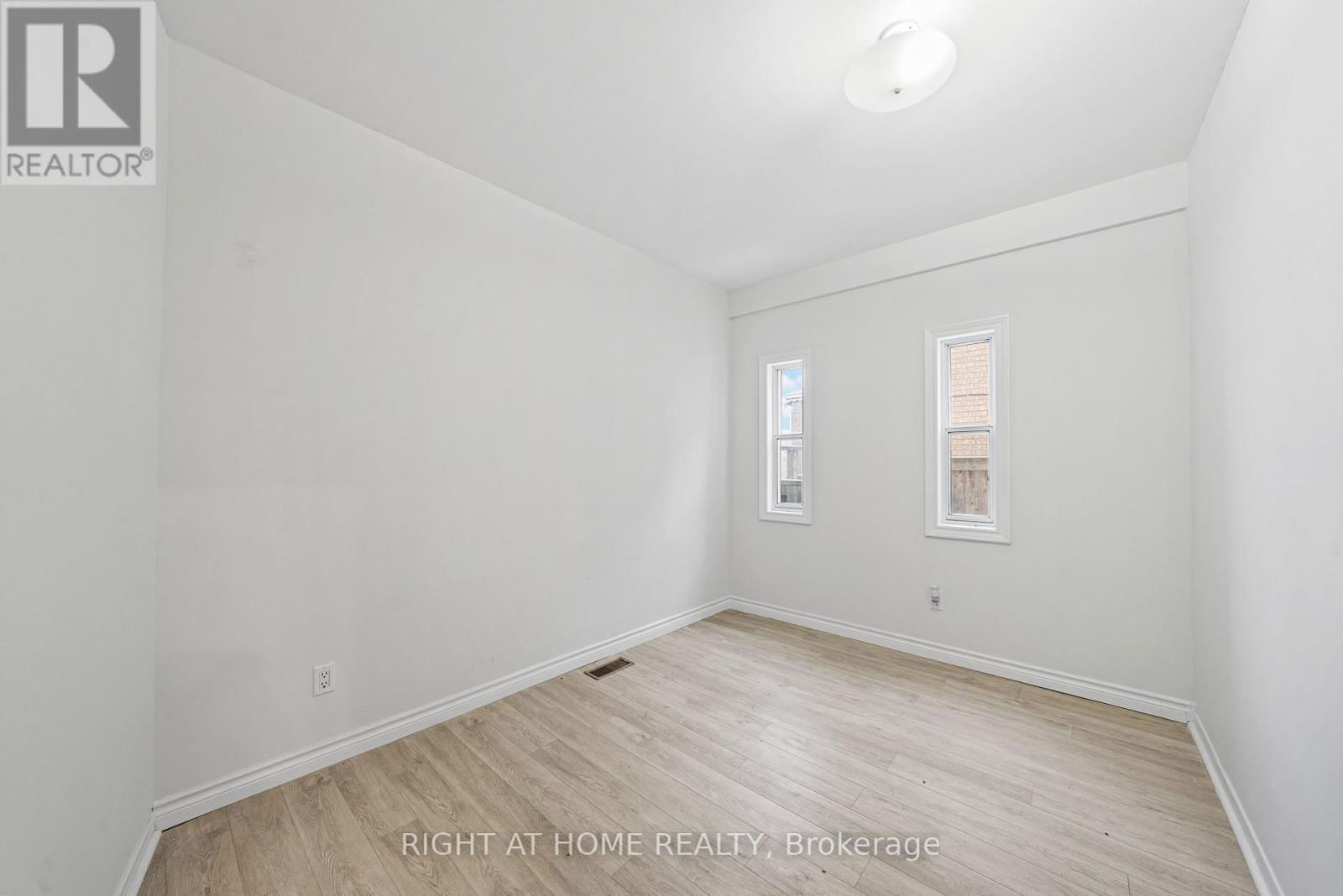 134 MILLICENT STREET Image 31