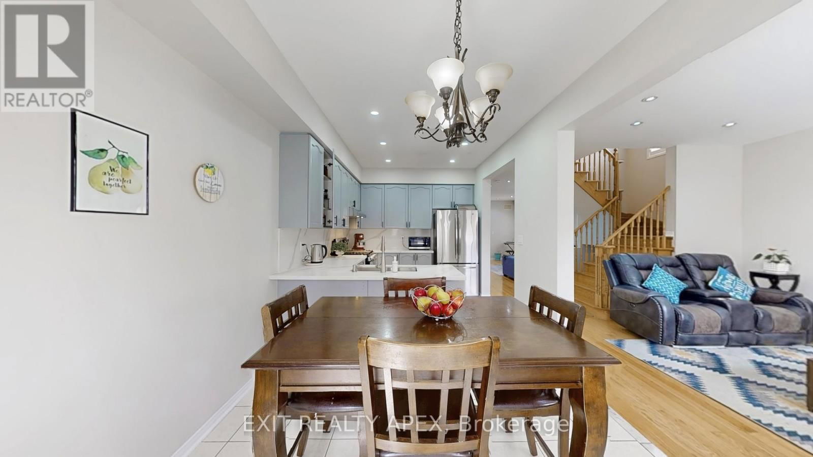 77 COMMODORE DRIVE Image 10
