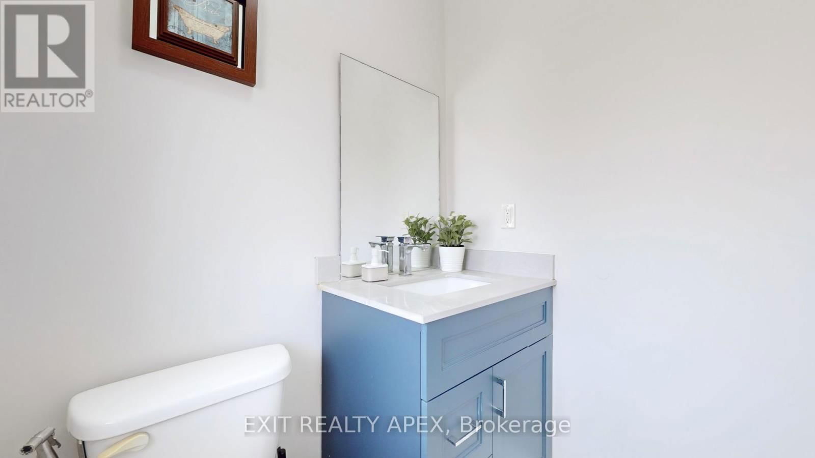 77 COMMODORE DRIVE Image 16