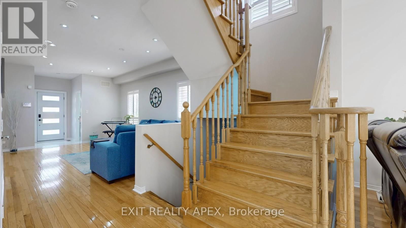 77 COMMODORE DRIVE Image 18