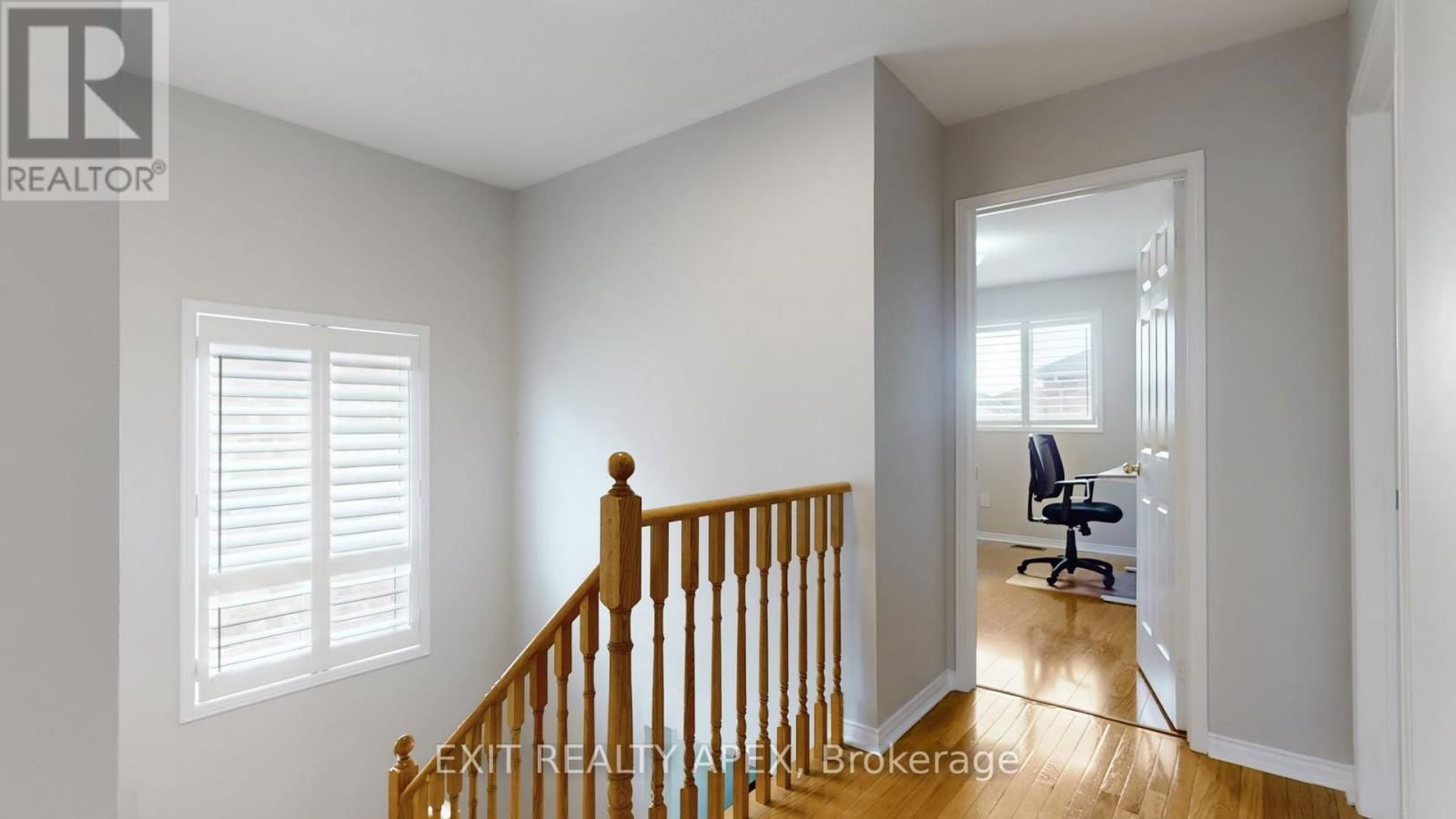 77 COMMODORE DRIVE Image 19