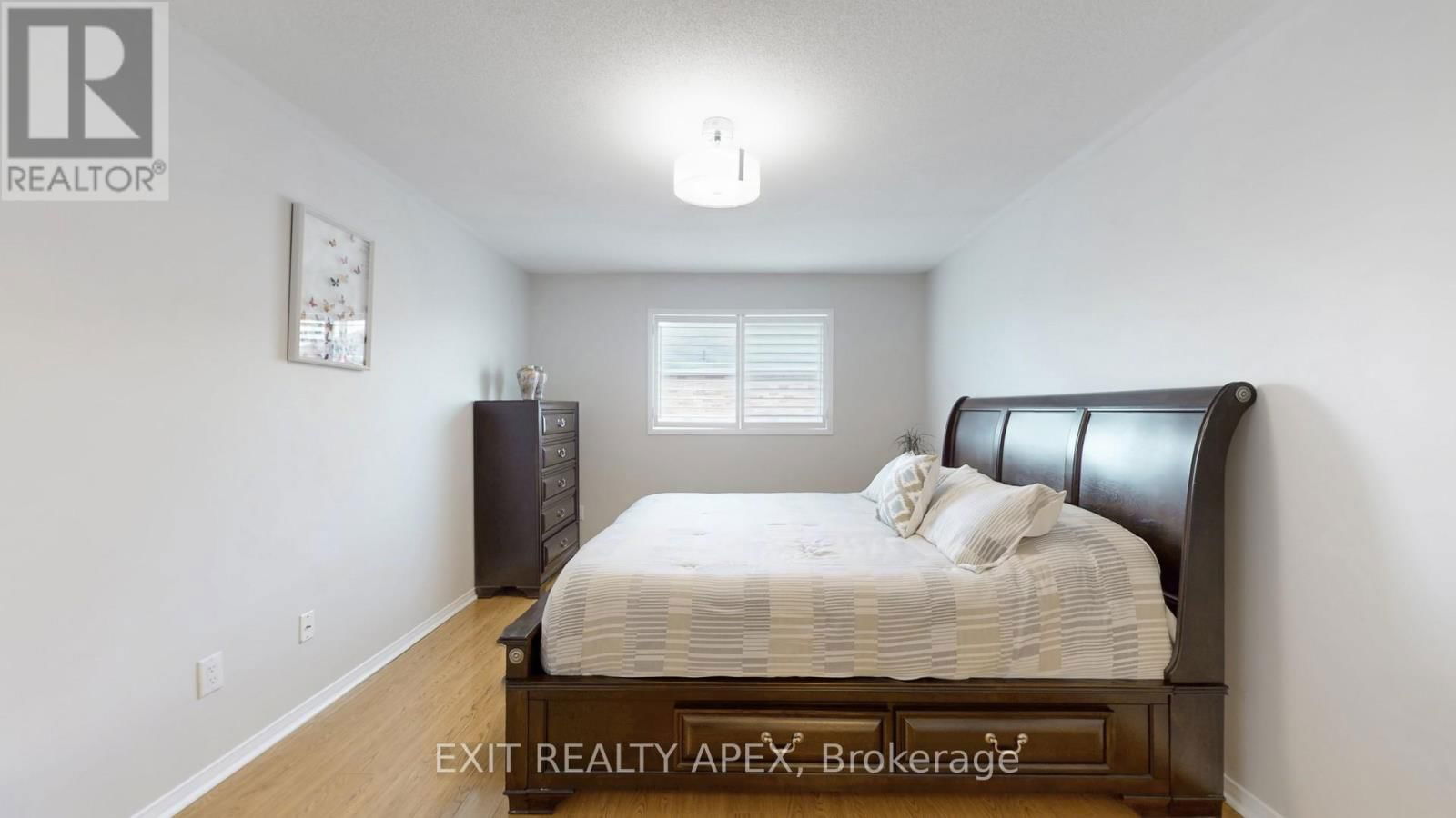 77 COMMODORE DRIVE Image 21