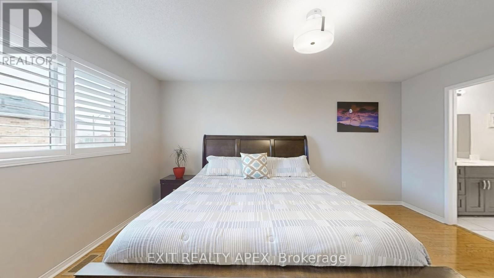 77 COMMODORE DRIVE Image 22