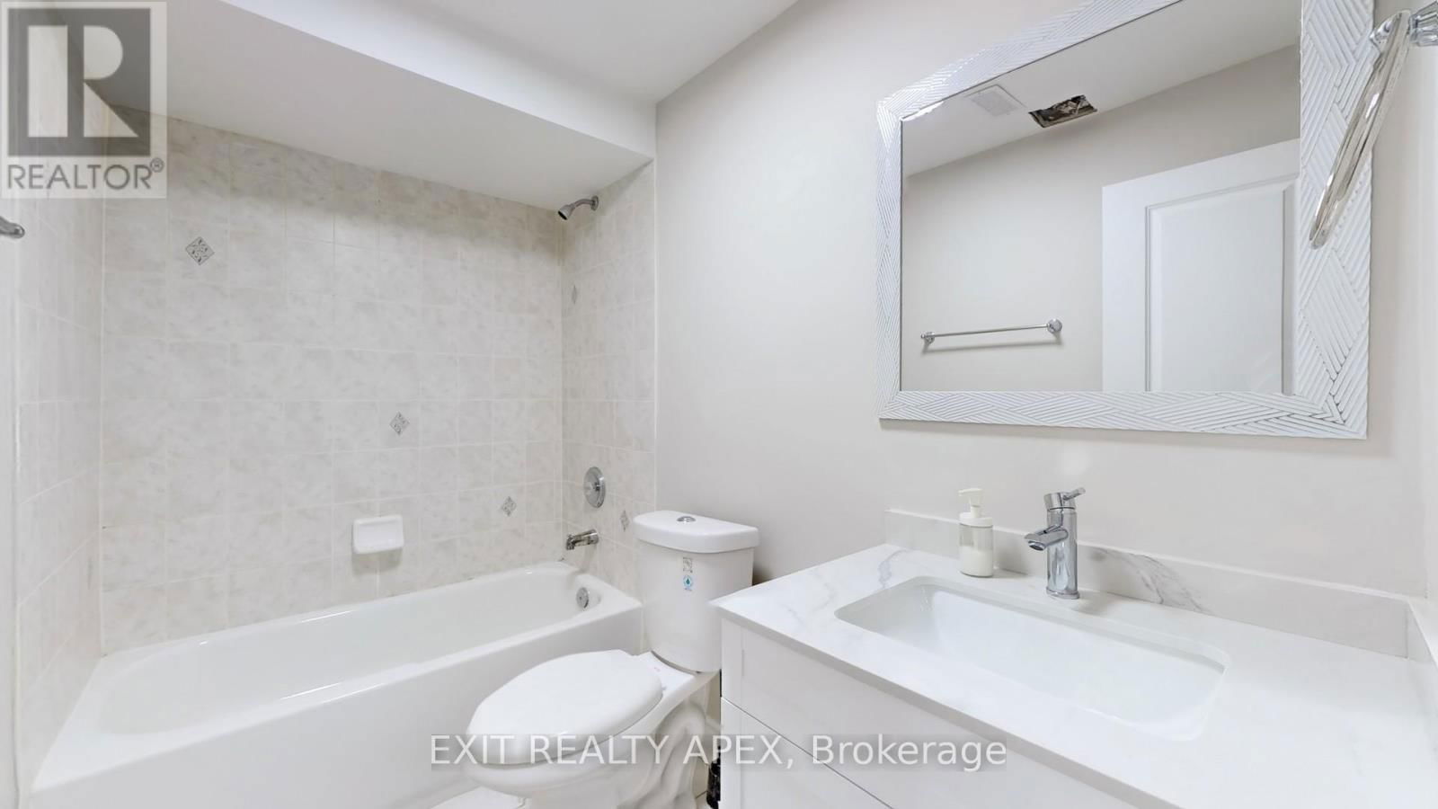 77 COMMODORE DRIVE Image 45
