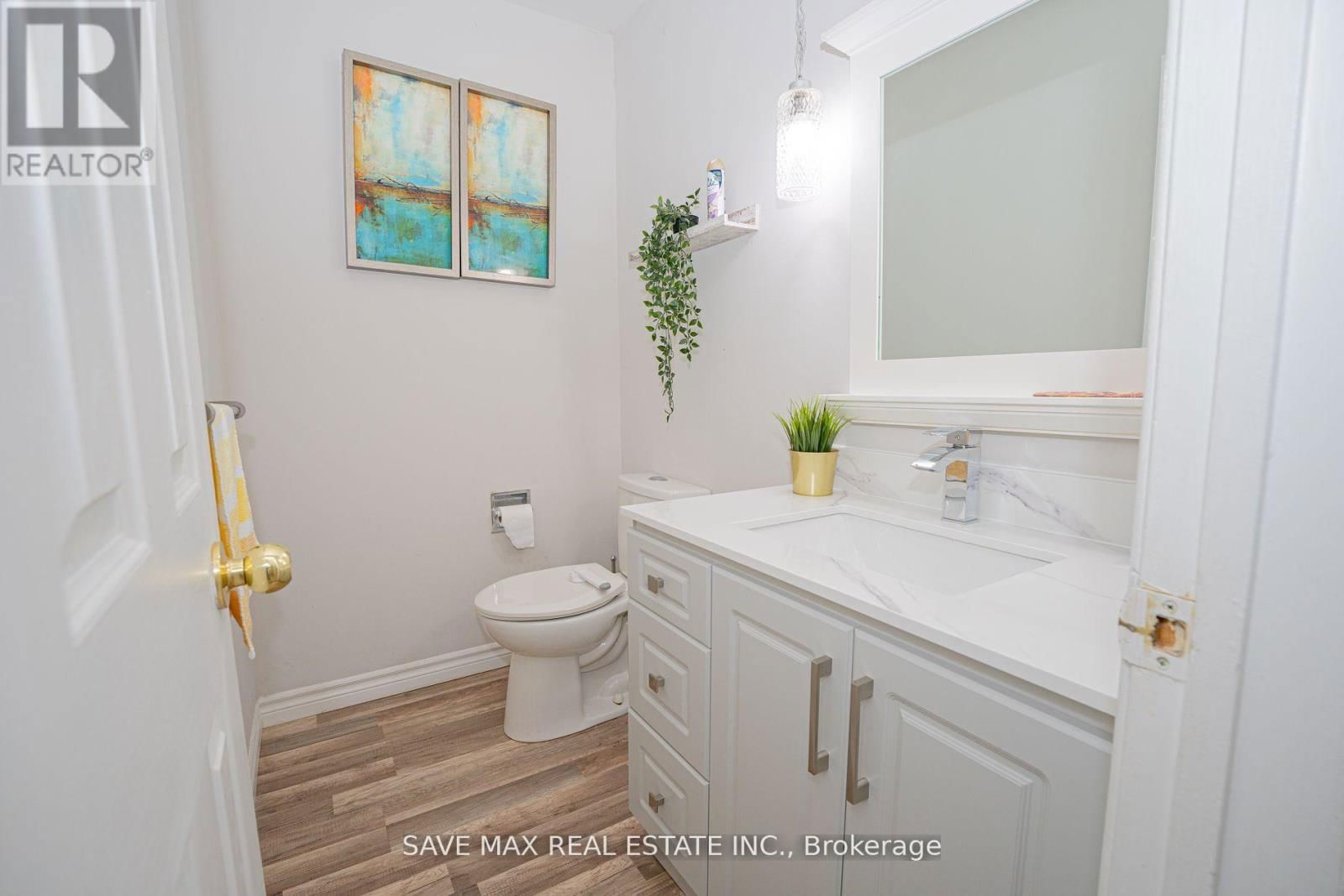 8 JOANNE COURT Image 11