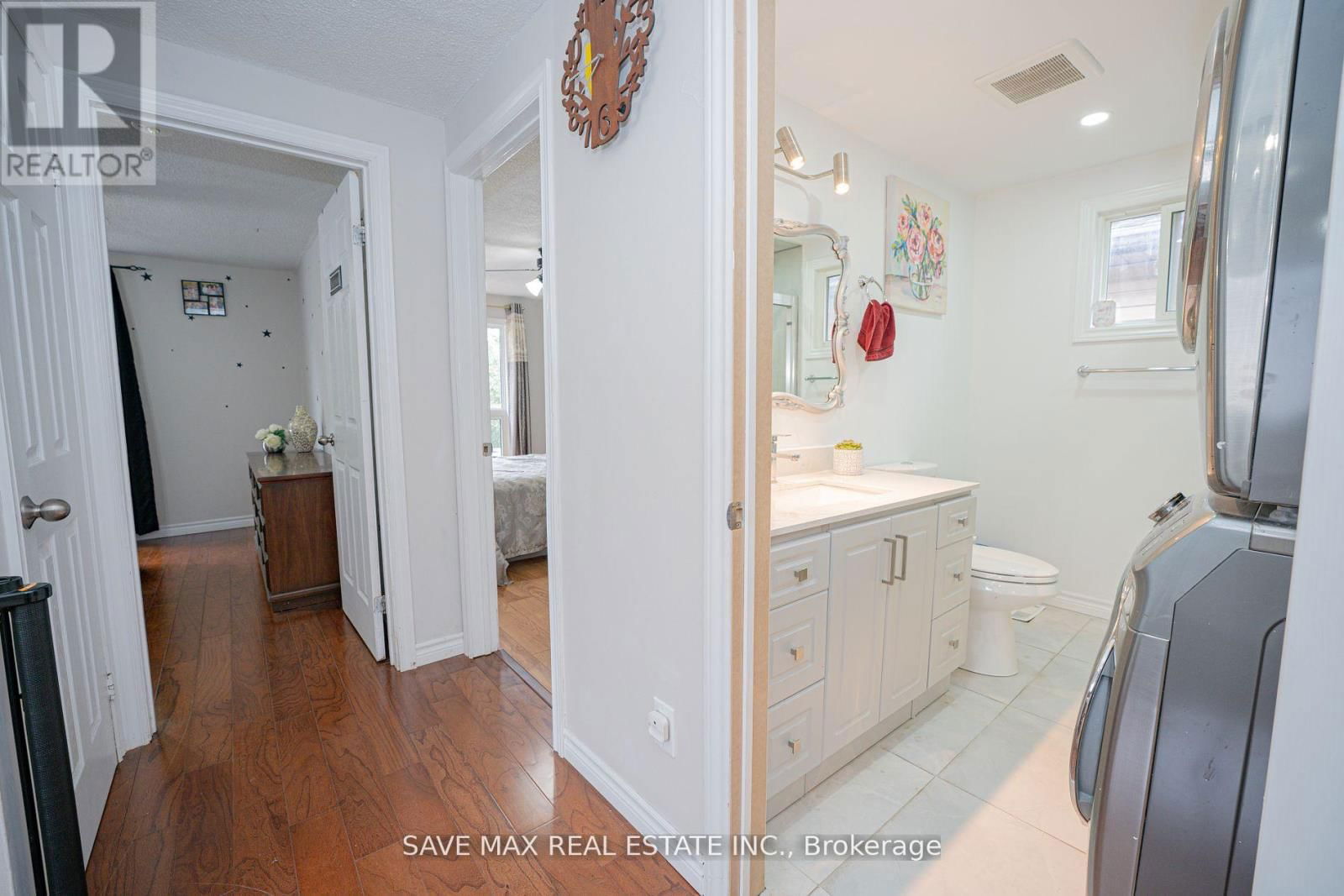 8 JOANNE COURT Image 13