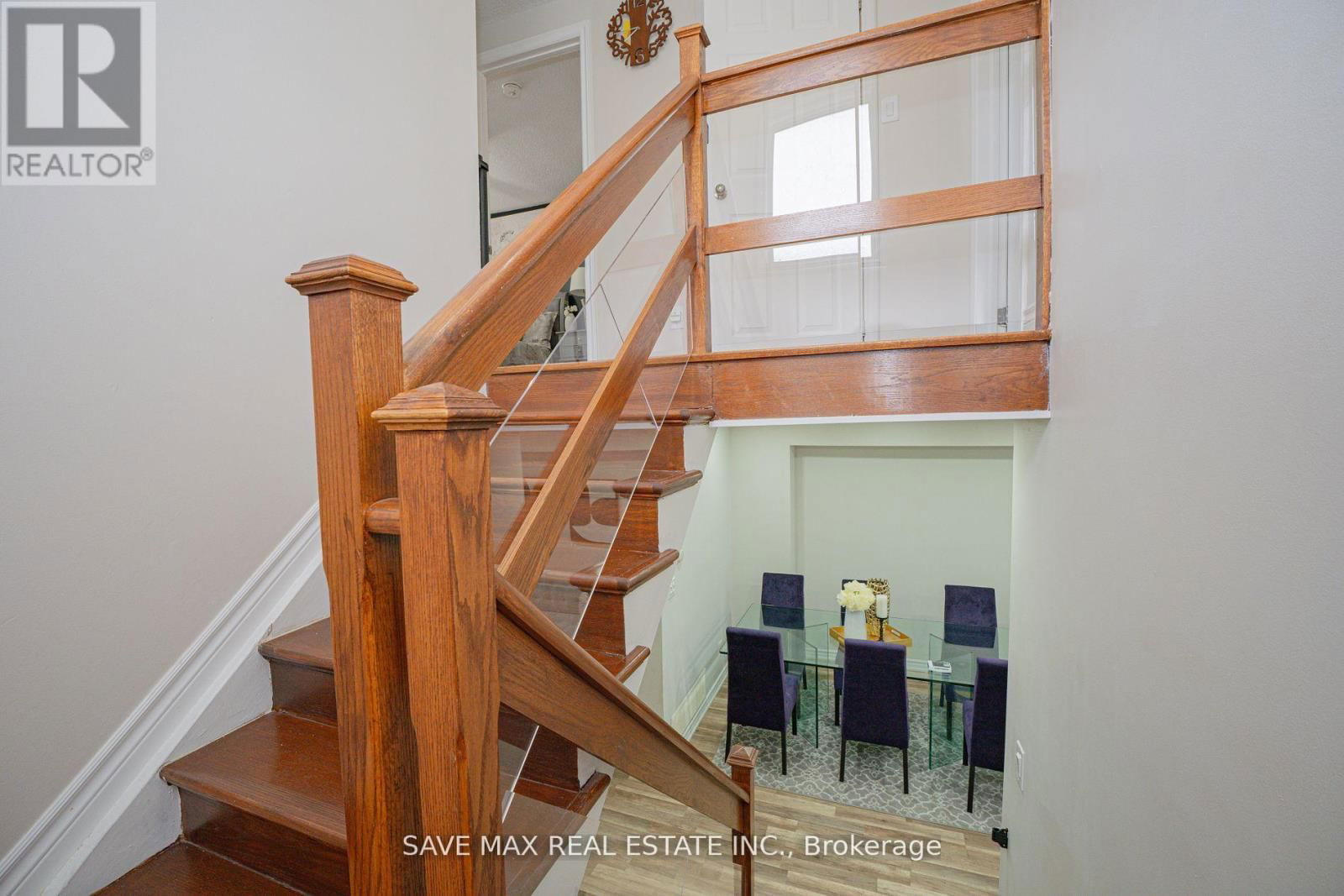 8 JOANNE COURT Image 15