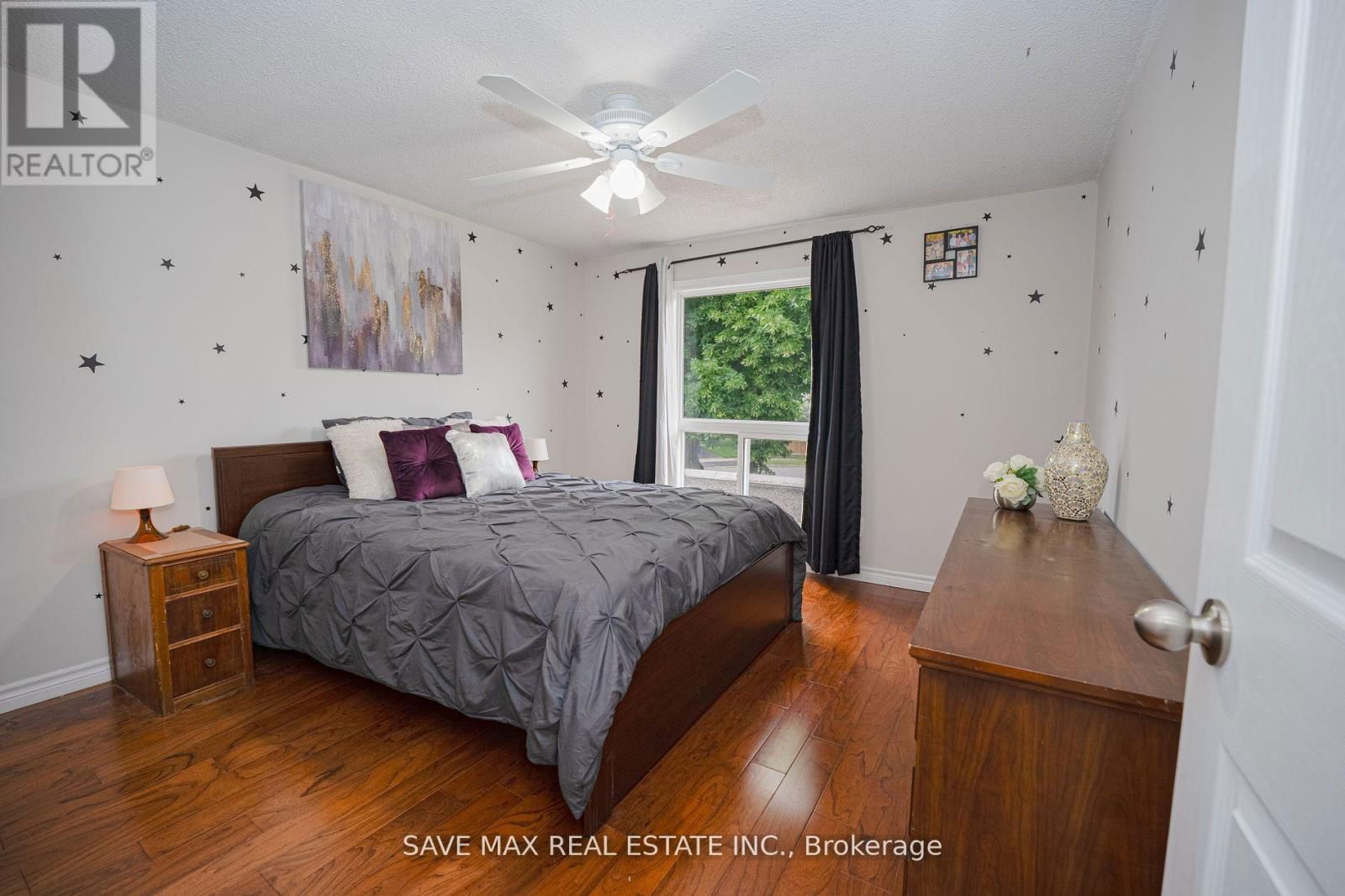 8 JOANNE COURT Image 19