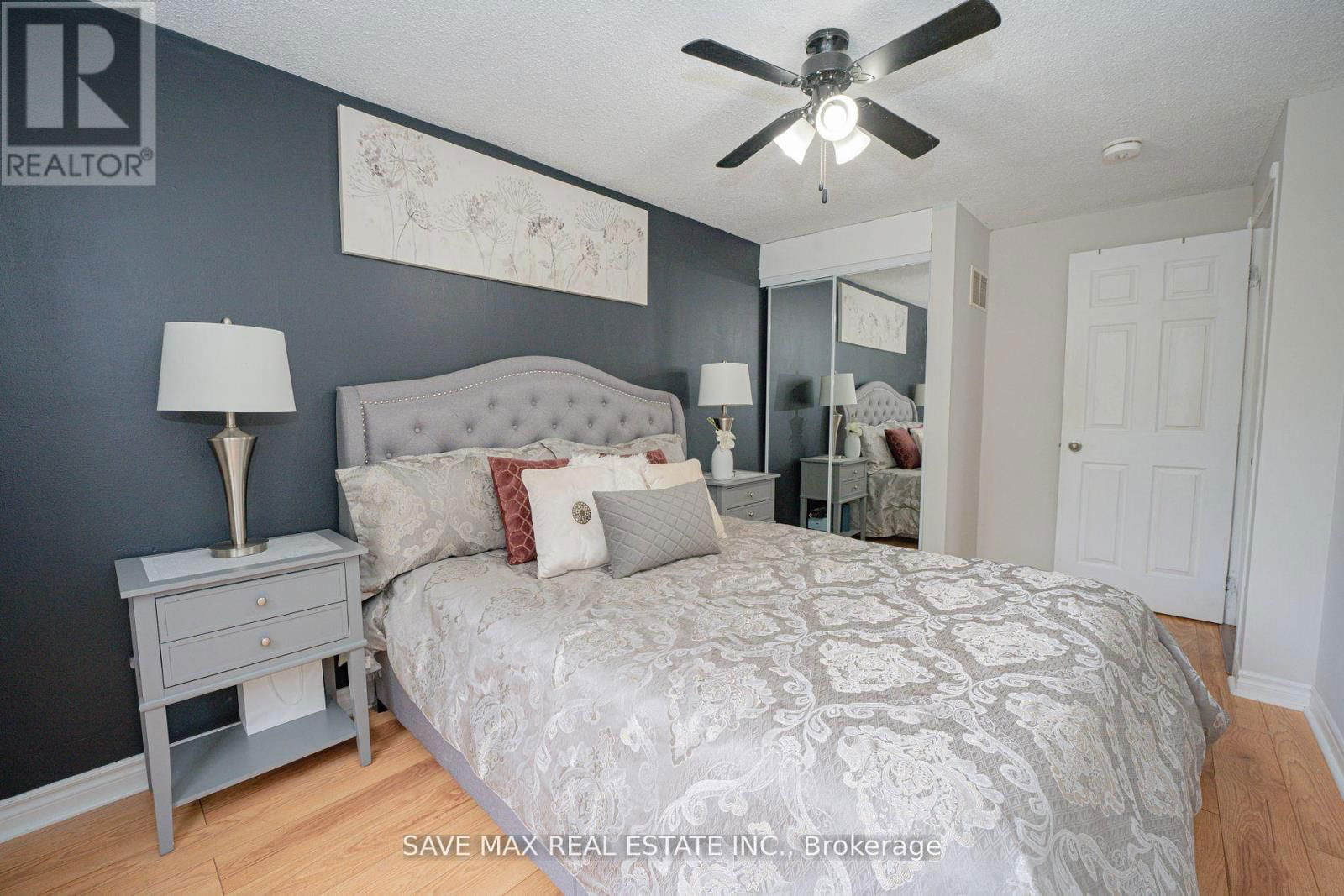 8 JOANNE COURT Image 20