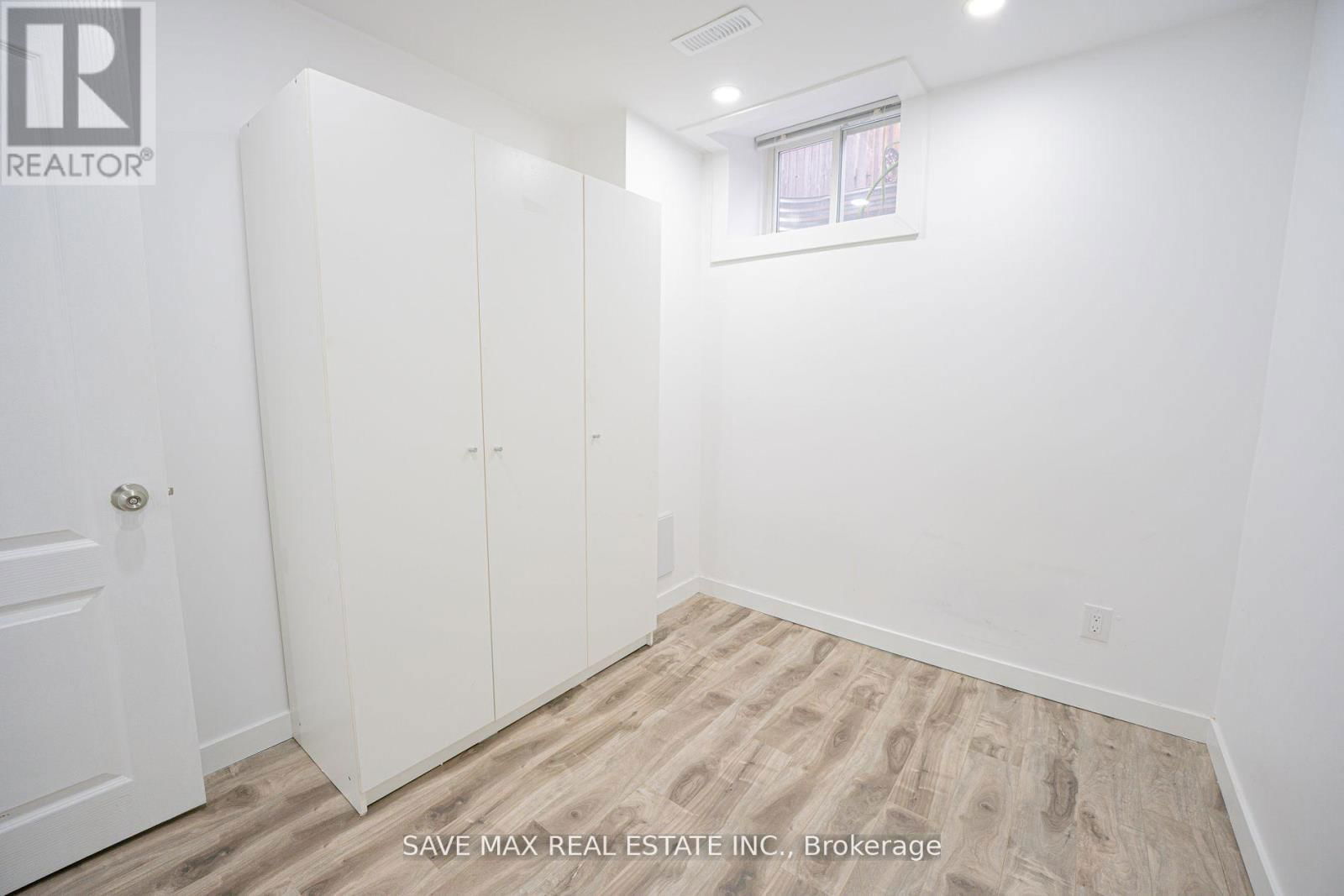 8 JOANNE COURT Image 29