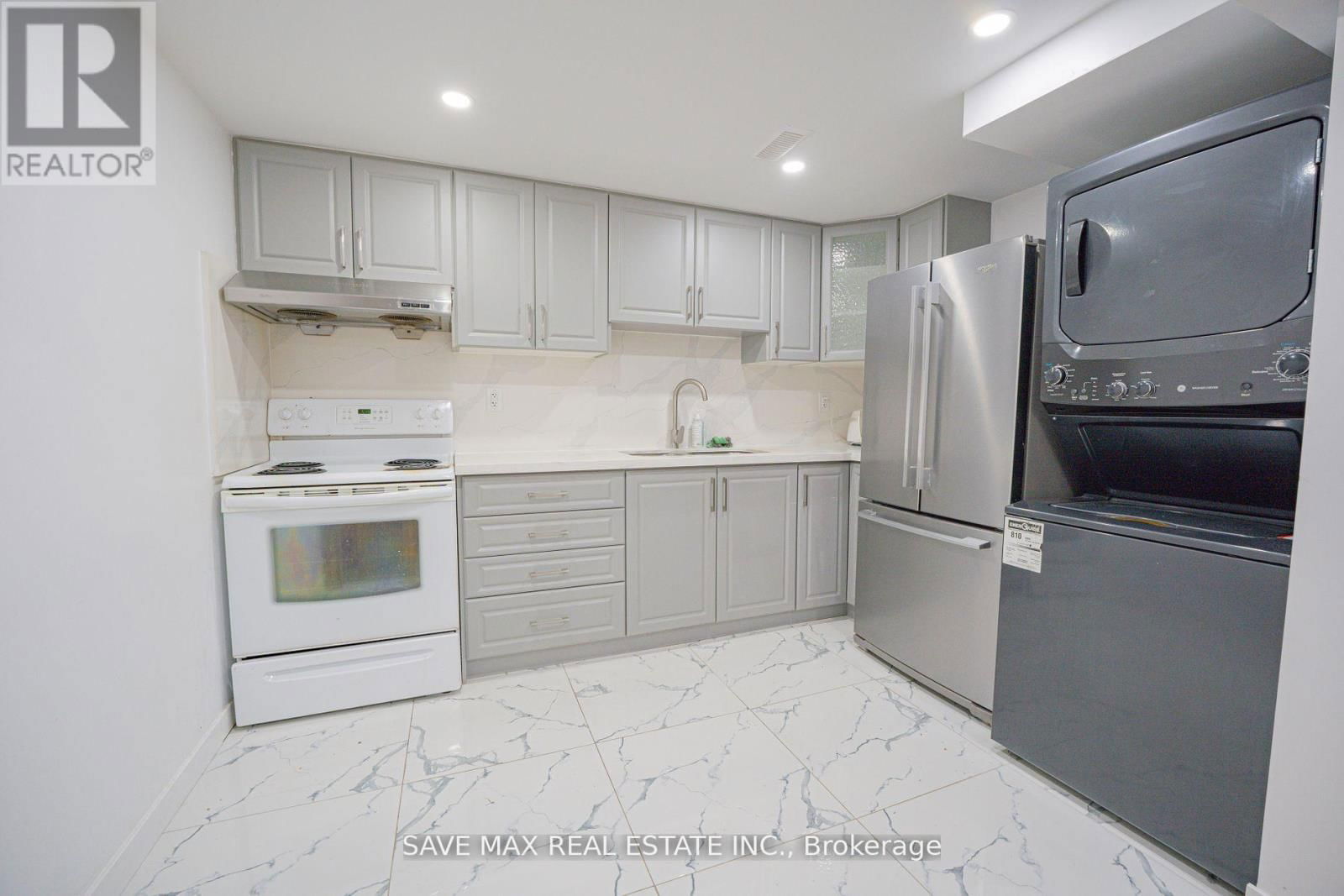 8 JOANNE COURT Image 30