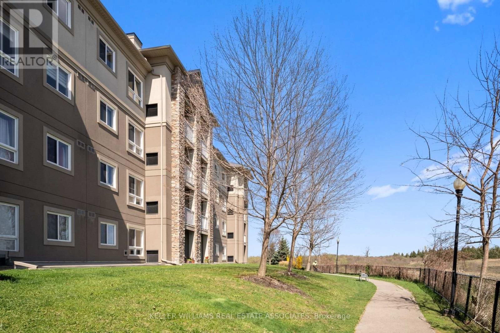 1106 - 8 DAYSPRING CIRCLE Image 39