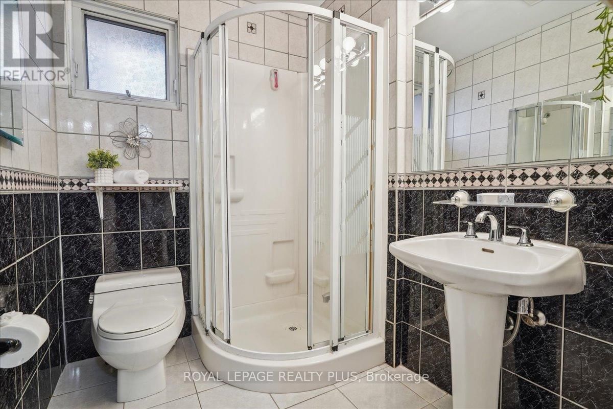 2409 SPEYSIDE DRIVE Image 16