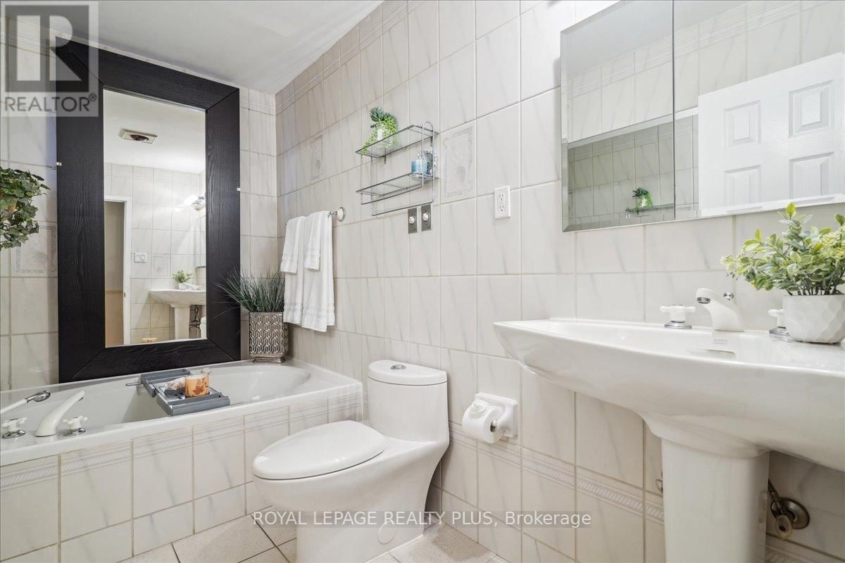 2409 SPEYSIDE DRIVE Image 18