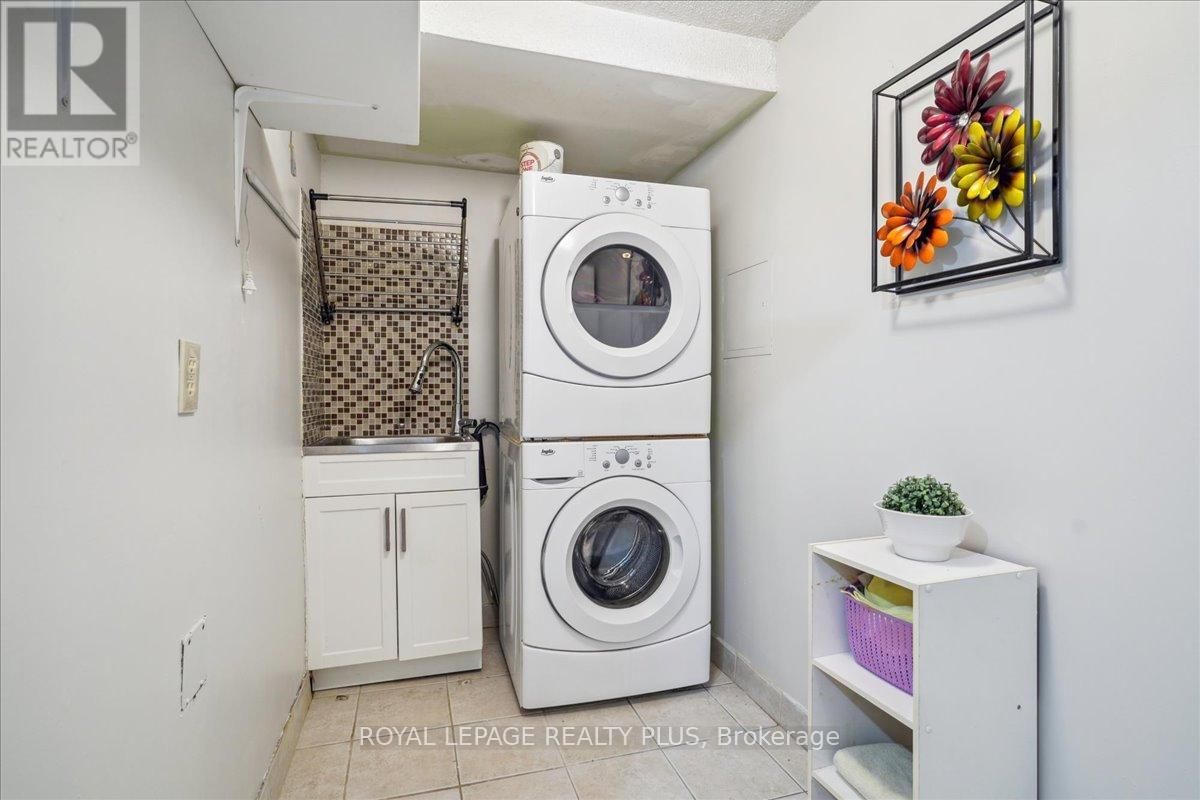 2409 SPEYSIDE DRIVE Image 28