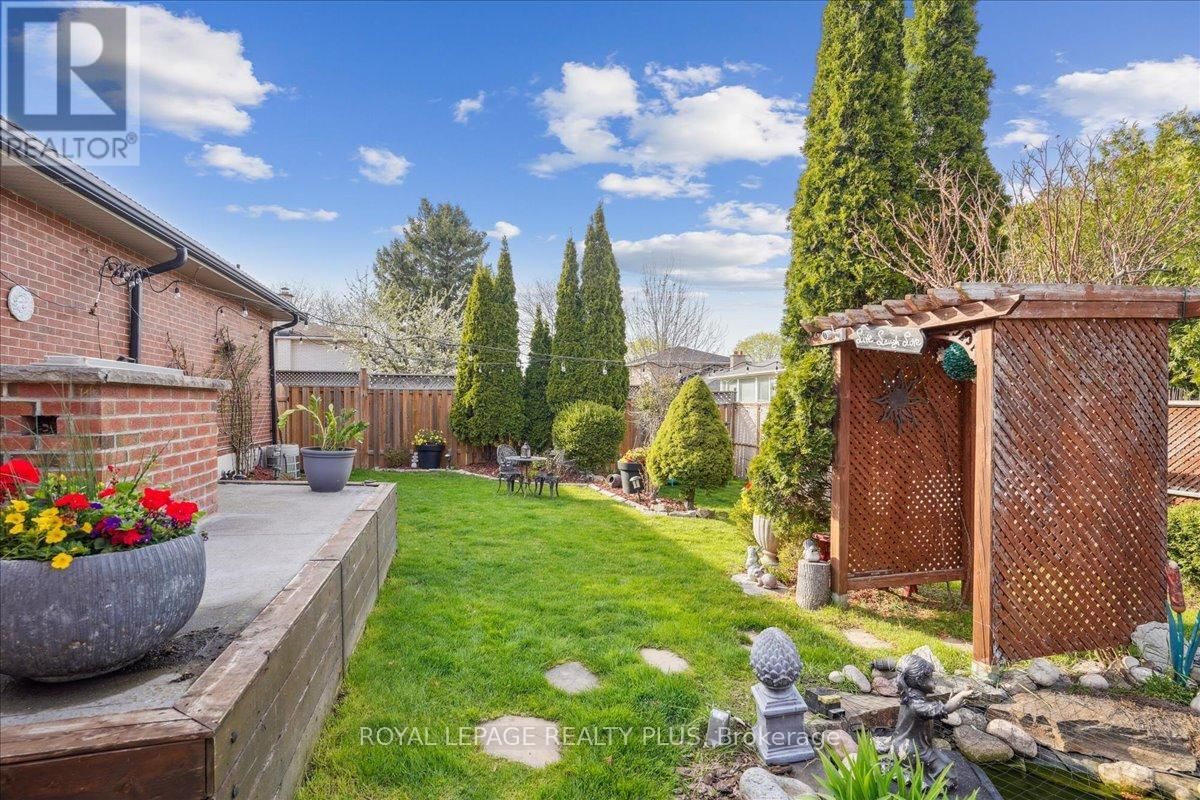 2409 SPEYSIDE DRIVE Image 33