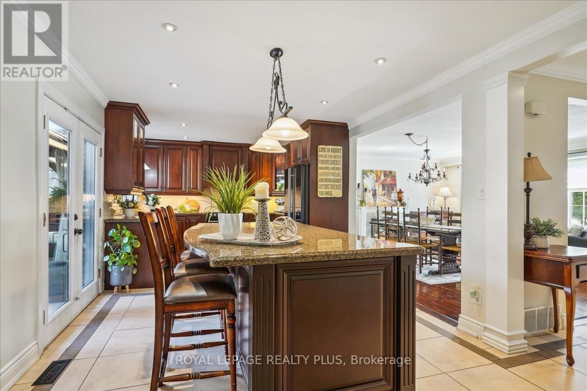 2409 SPEYSIDE DRIVE Image 9