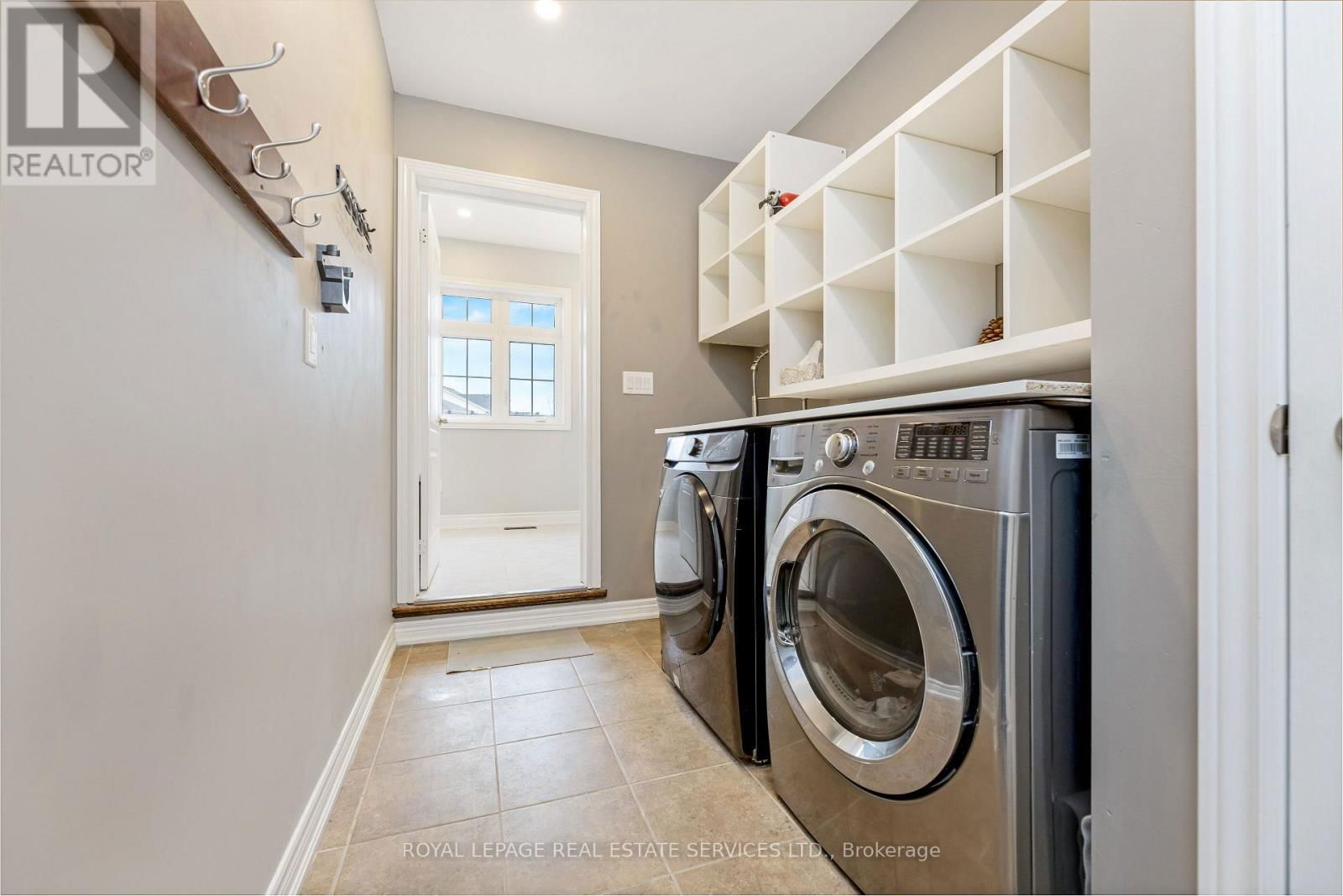 606 NAIRN CIRCLE Image 20