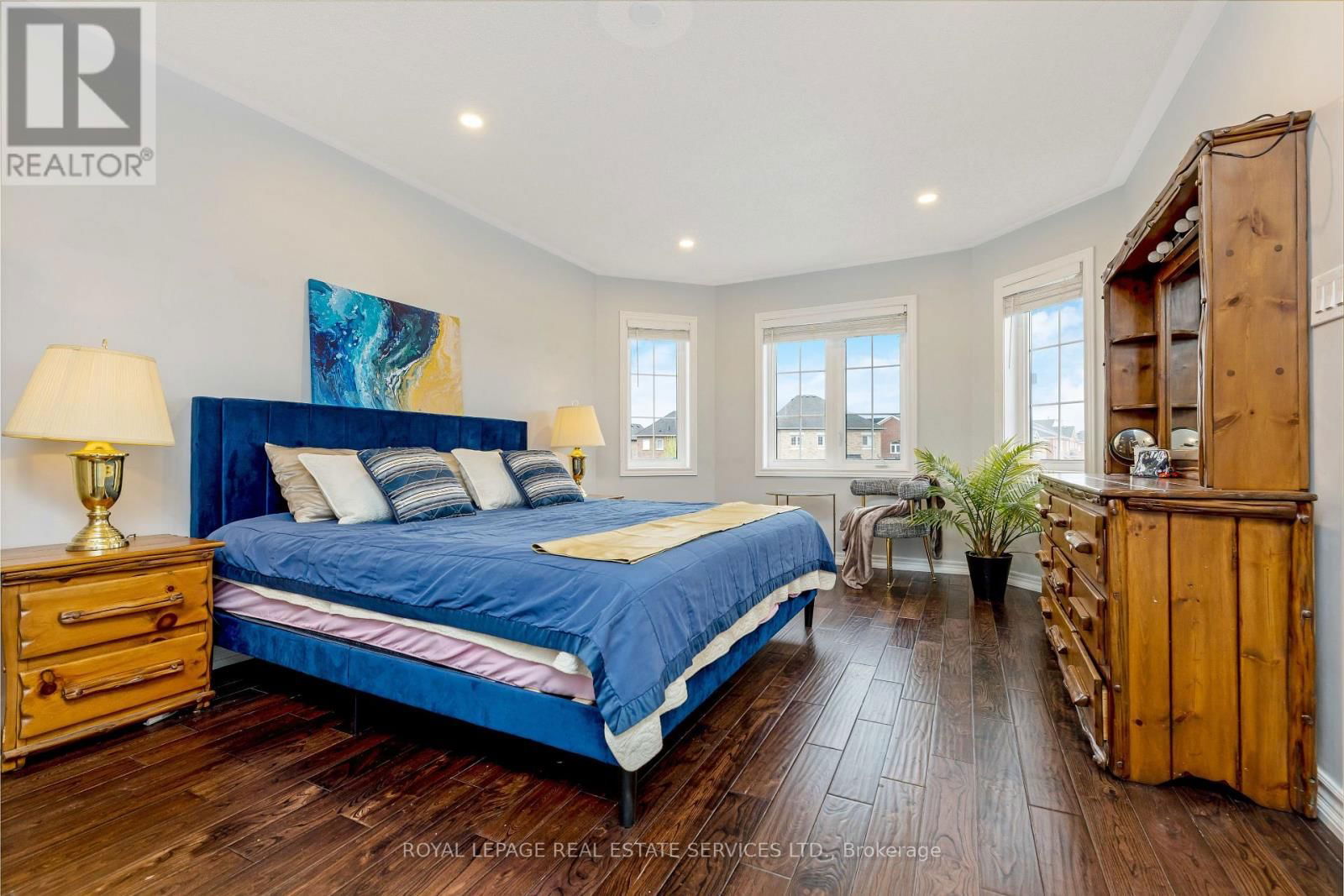 606 NAIRN CIRCLE Image 23