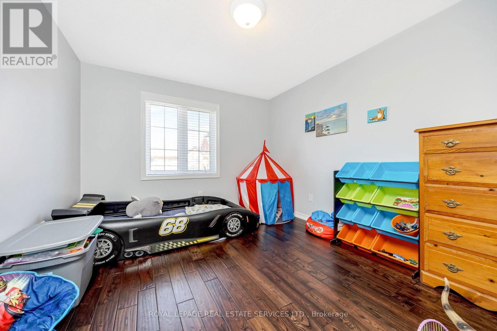 606 NAIRN CIRCLE Image 28