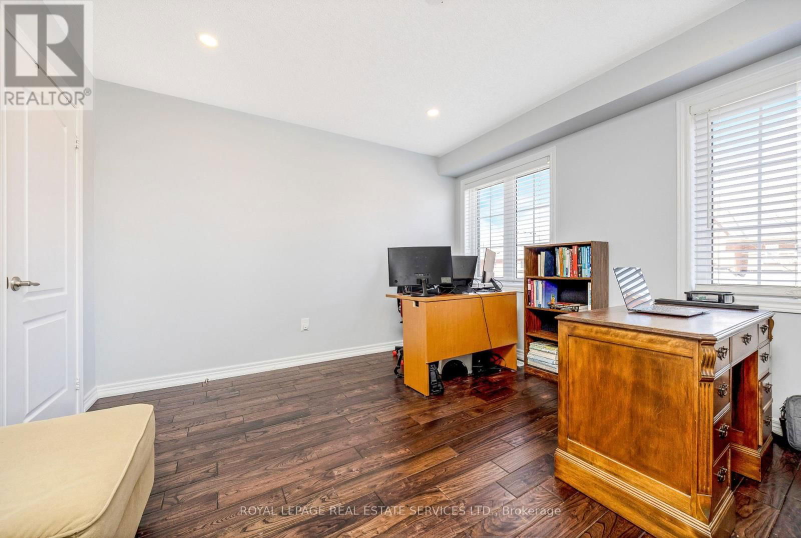 606 NAIRN CIRCLE Image 29