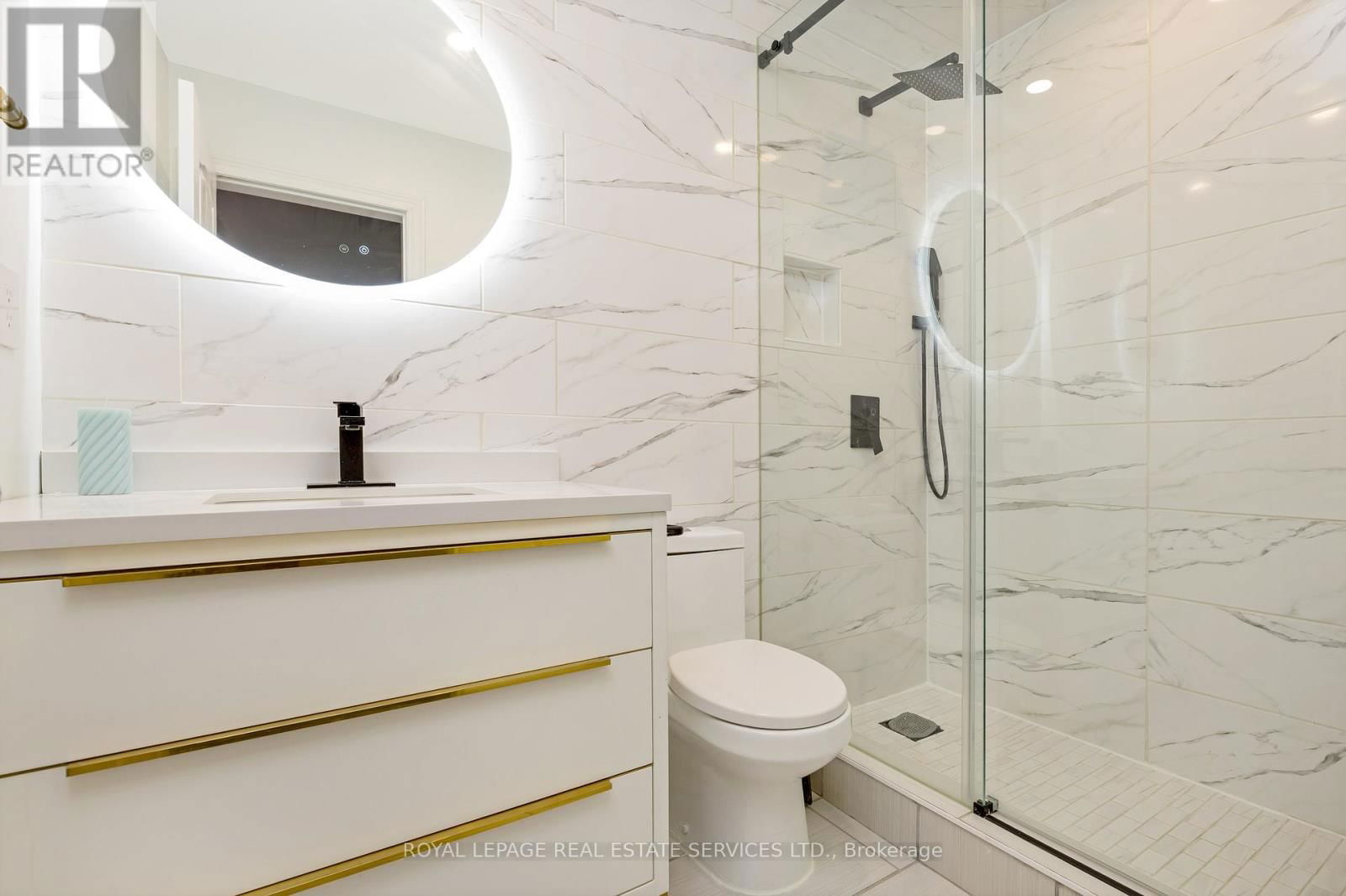606 NAIRN CIRCLE Image 31