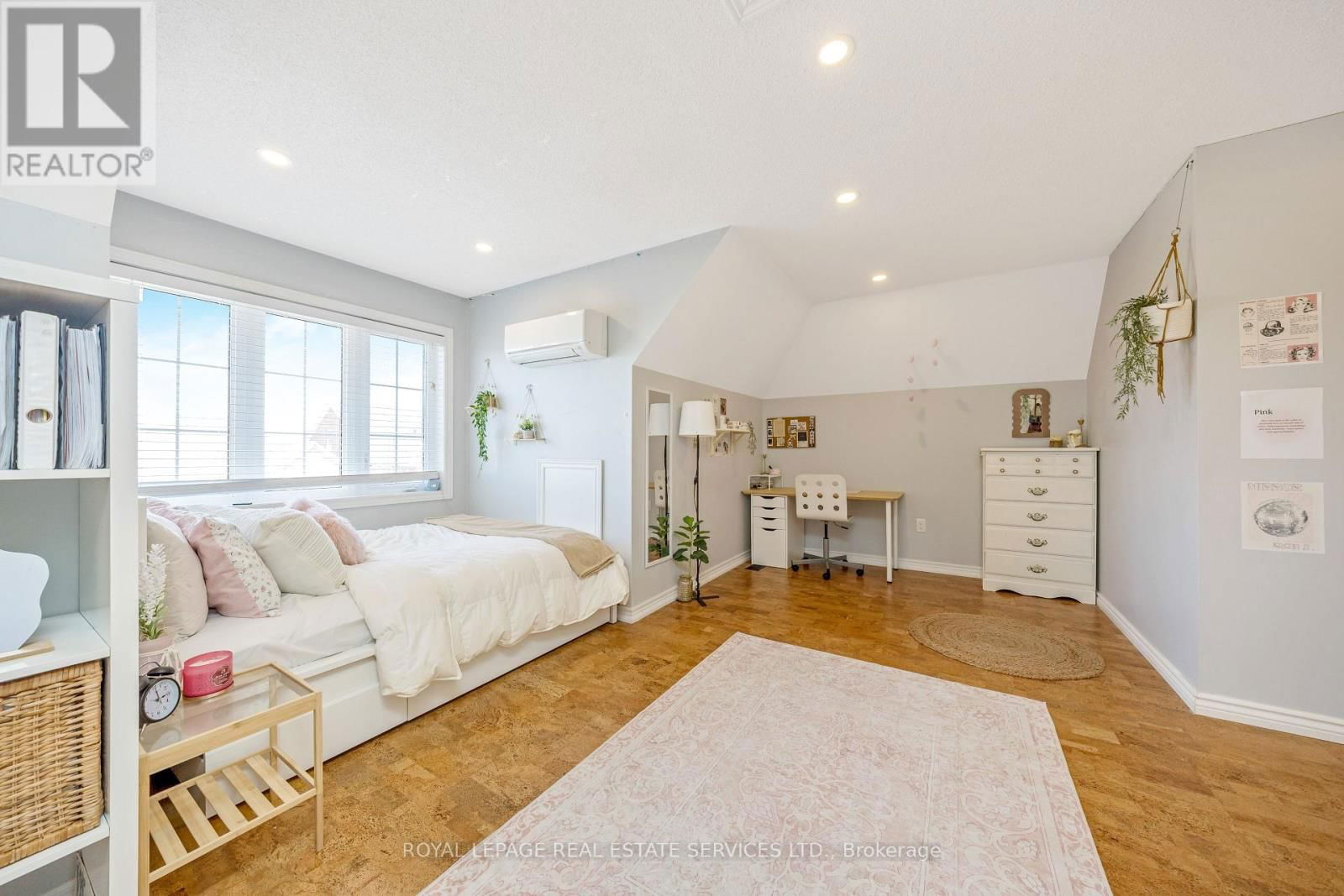 606 NAIRN CIRCLE Image 33