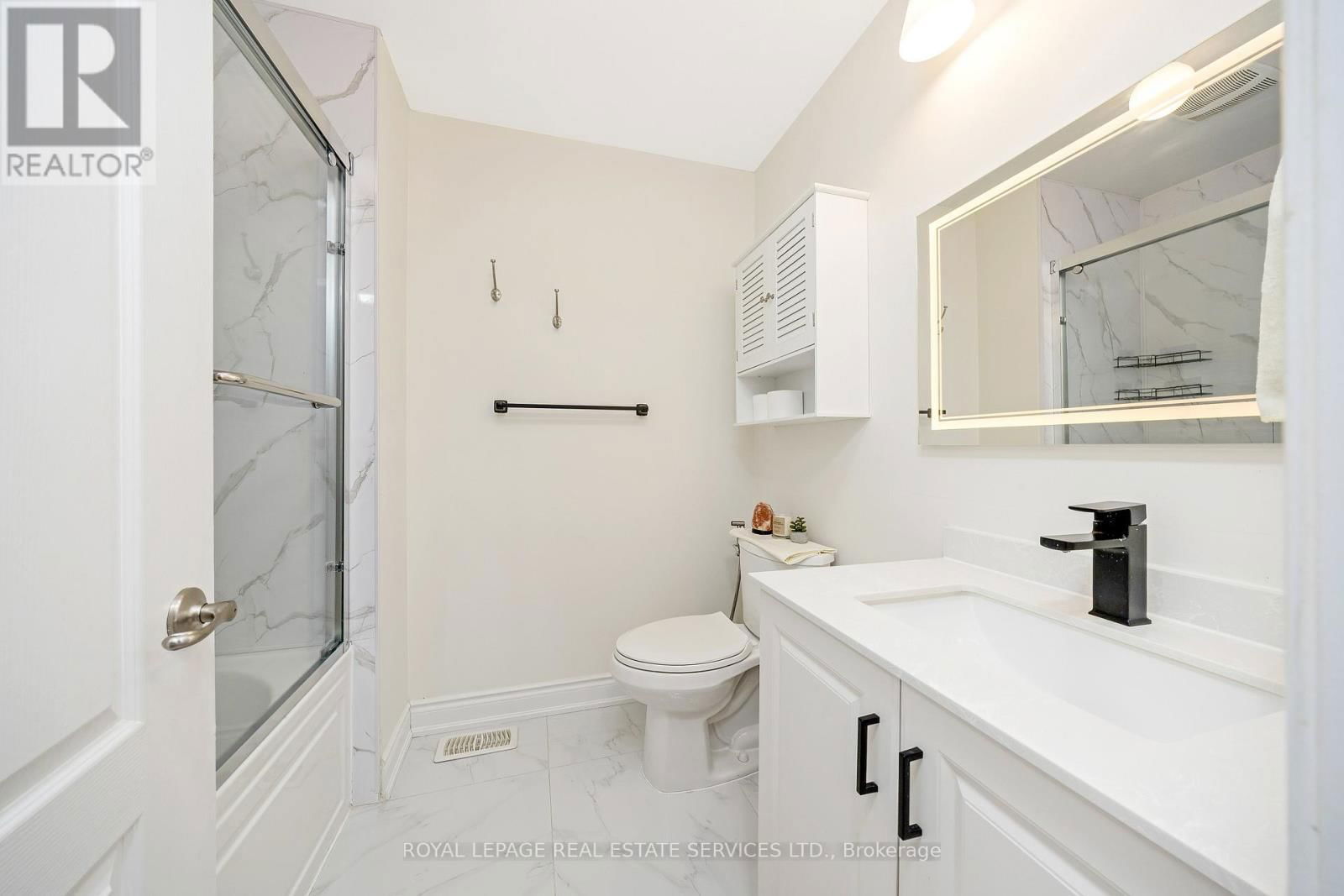 606 NAIRN CIRCLE Image 35