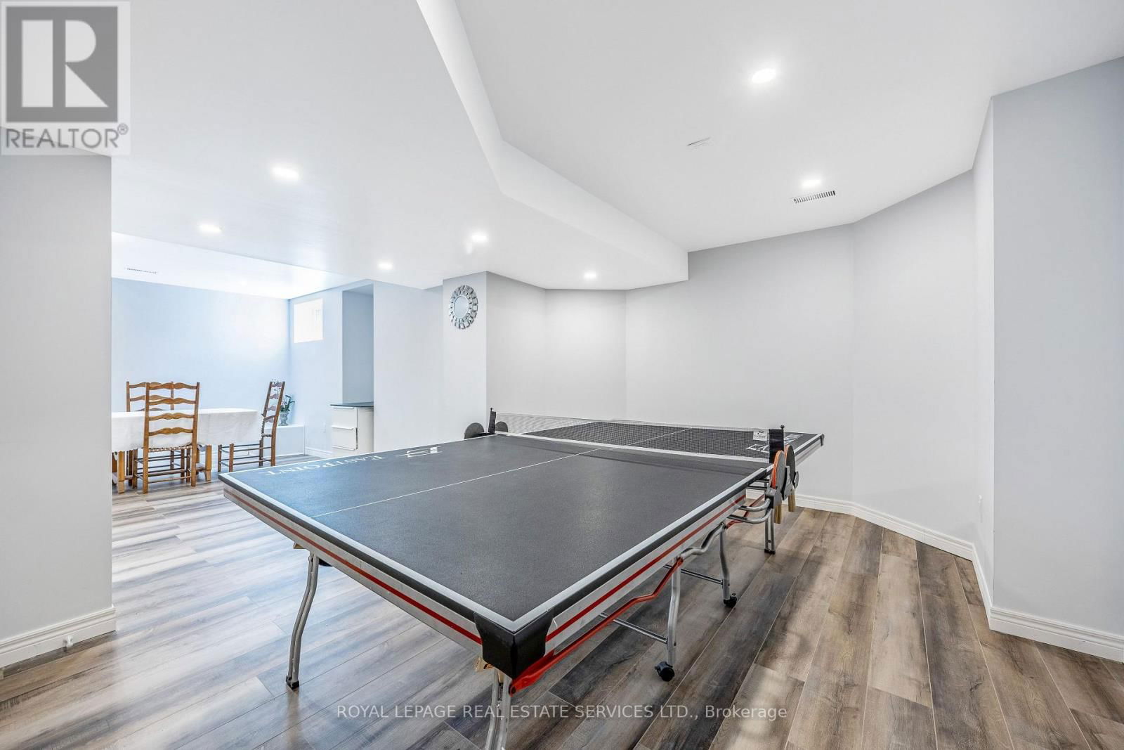 606 NAIRN CIRCLE Image 38