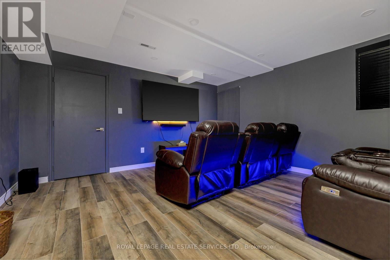 606 NAIRN CIRCLE Image 39