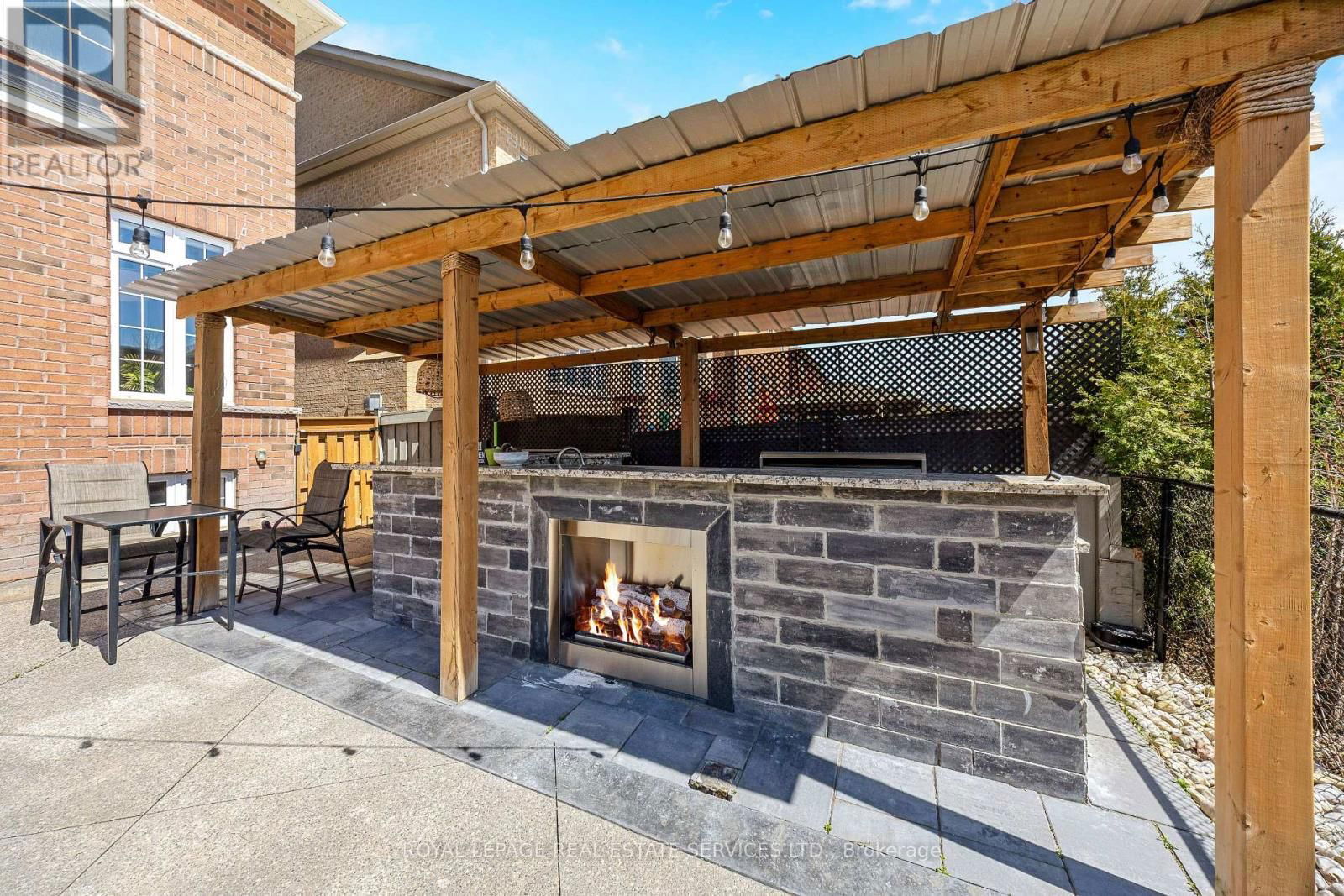 606 NAIRN CIRCLE Image 45