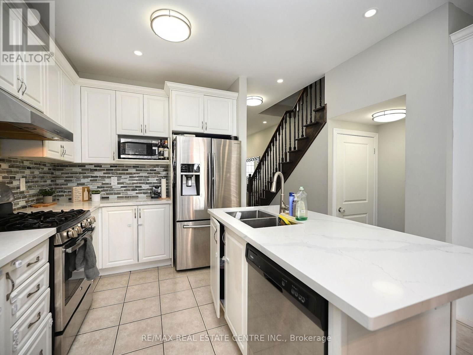 53 DUFAY ROAD Image 25