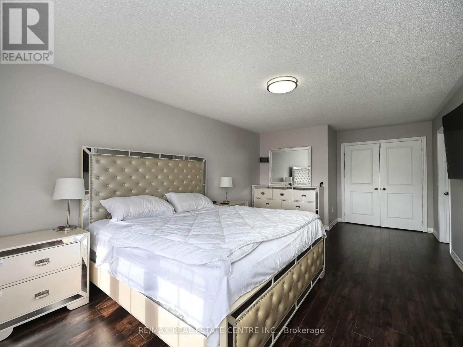 53 DUFAY ROAD Image 33