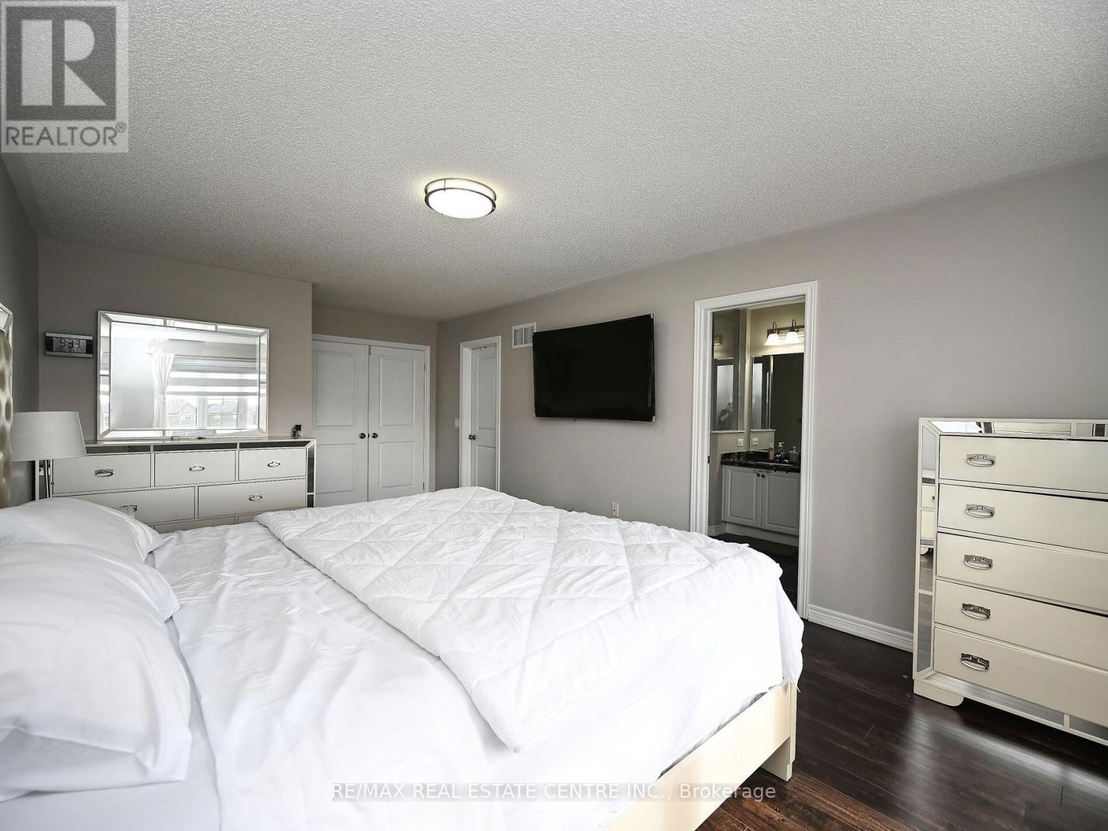 53 DUFAY ROAD Image 34