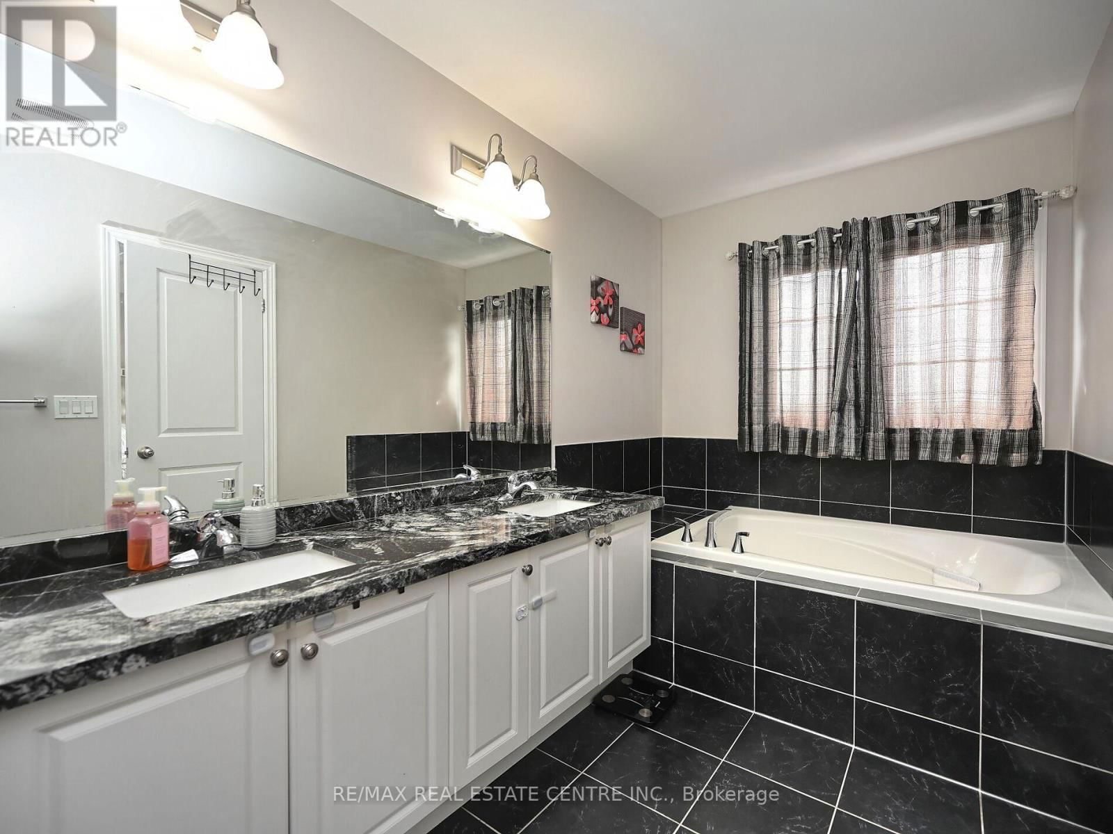 53 DUFAY ROAD Image 39