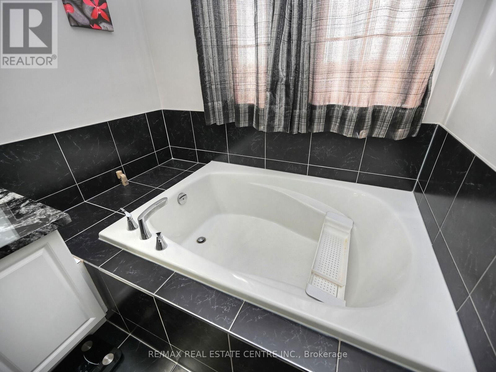 53 DUFAY ROAD Image 40