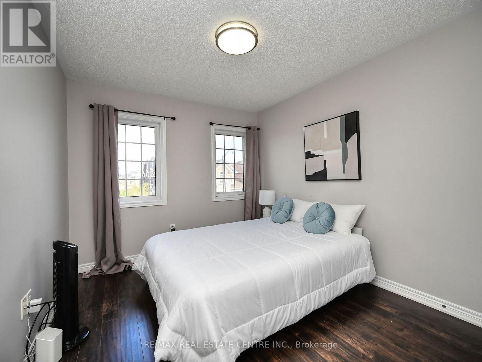 53 DUFAY ROAD Image 44