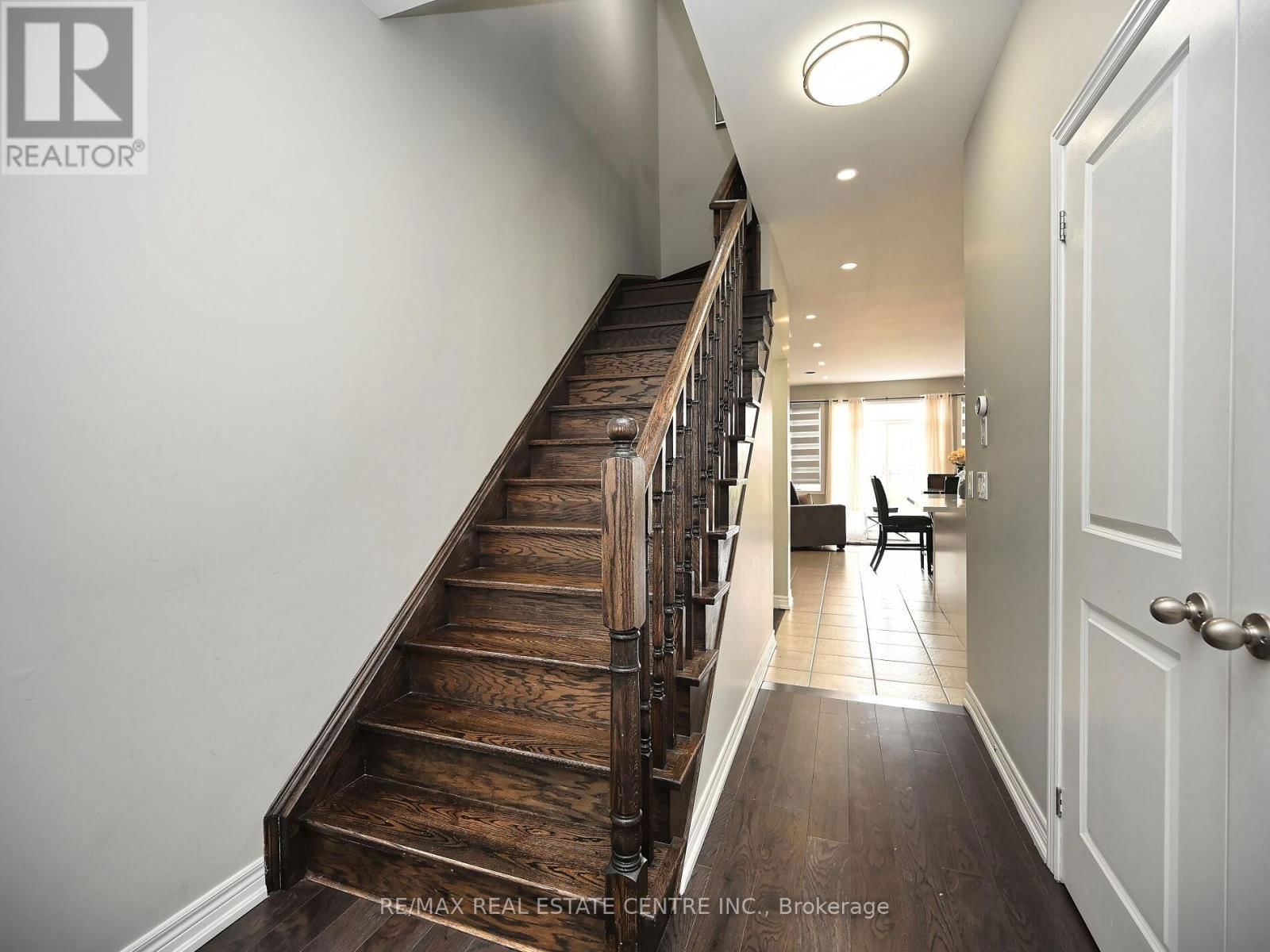 53 DUFAY ROAD Image 8