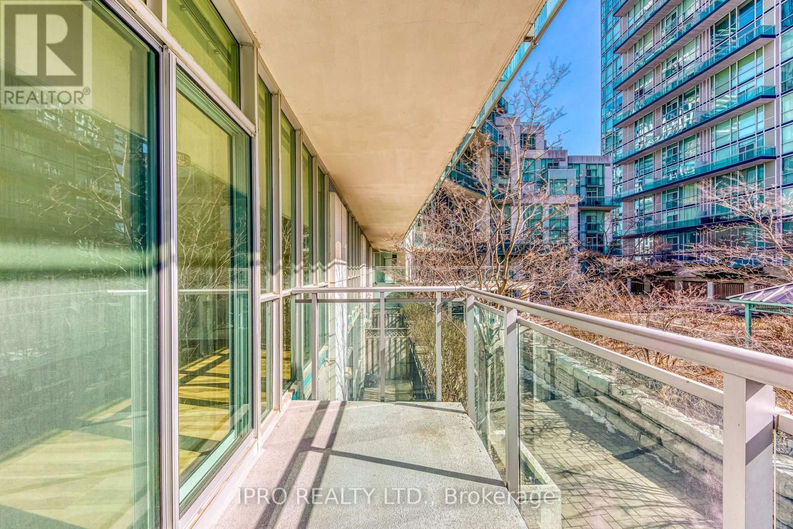 604 - 220 BURNHAMTHORPE ROAD WEST Image 11